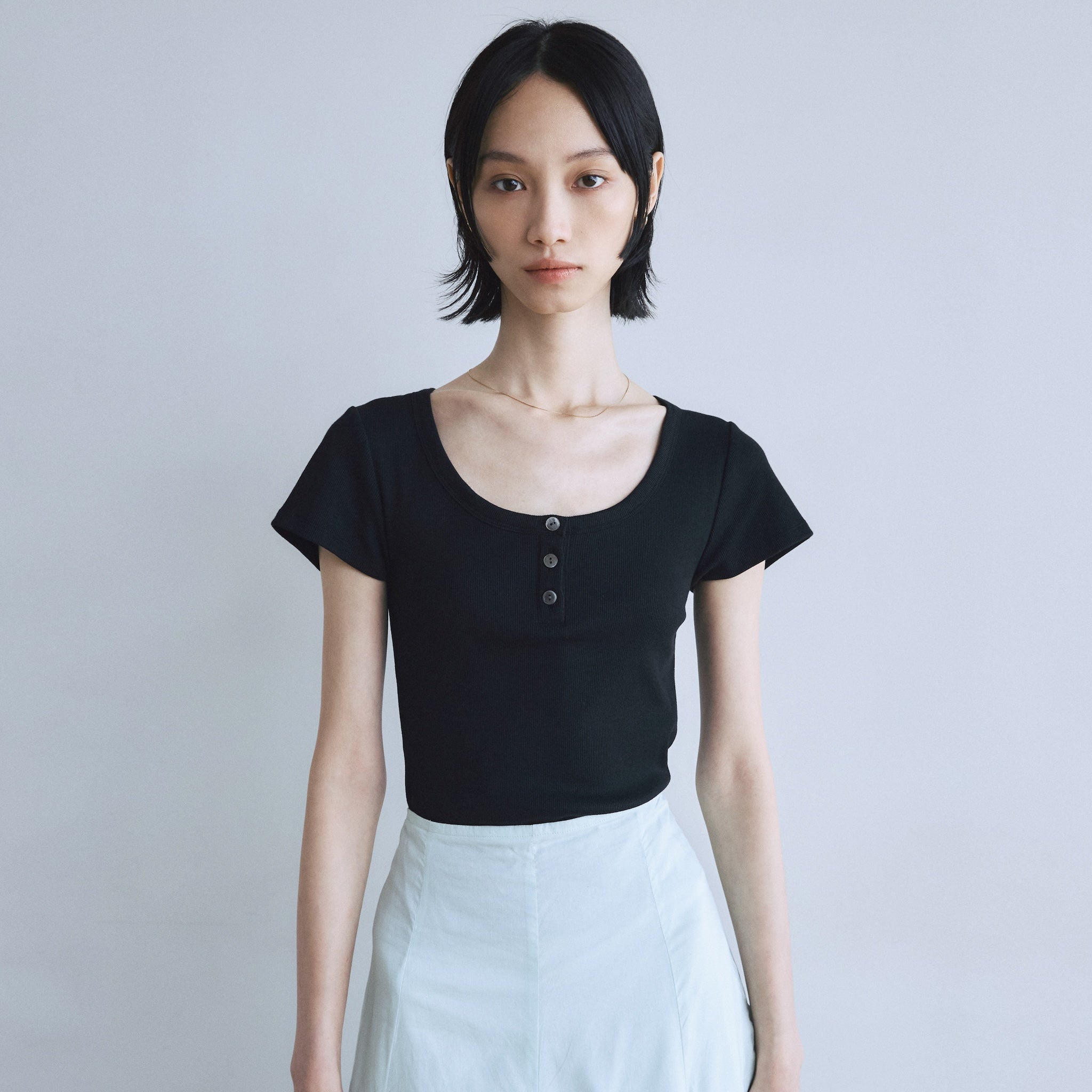 Henley neck half sleeve top