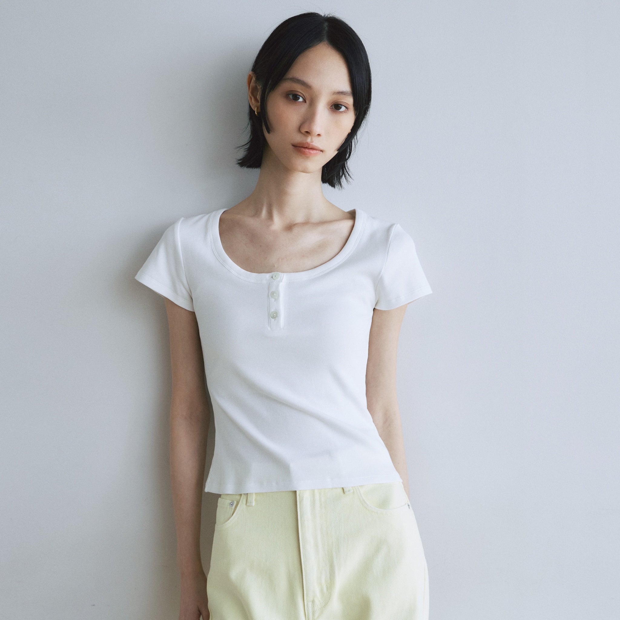 Henley neck half sleeve top