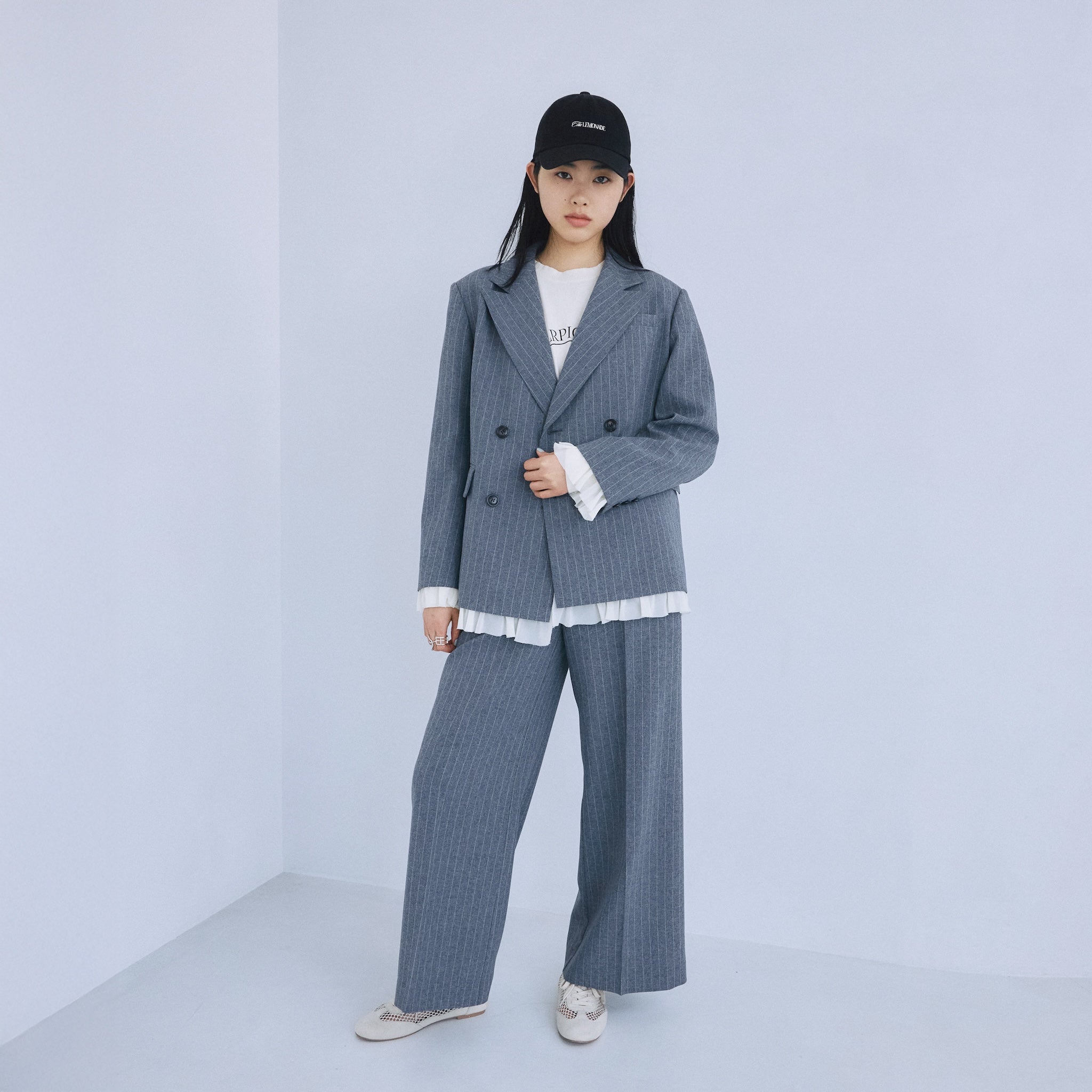 Pinstripe 2-tuck slacks