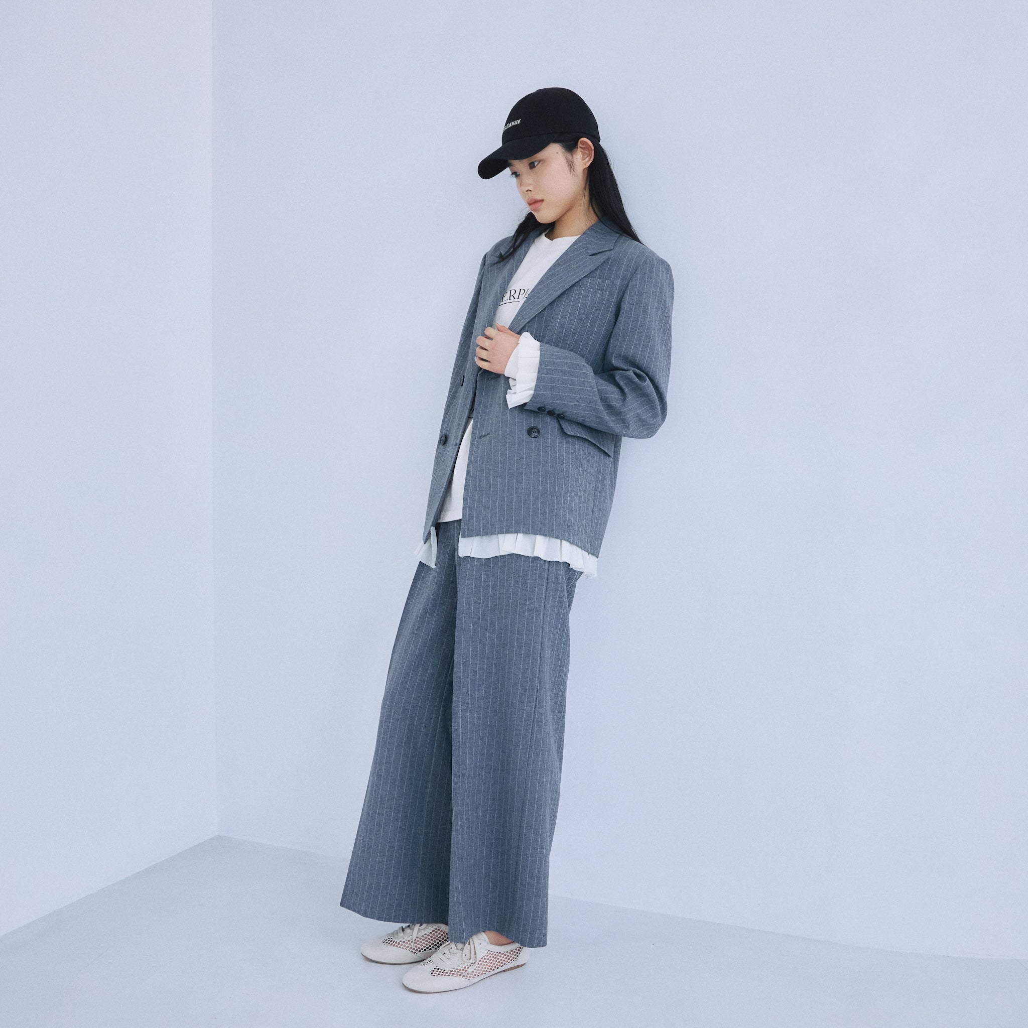 Pinstripe 2-tuck slacks