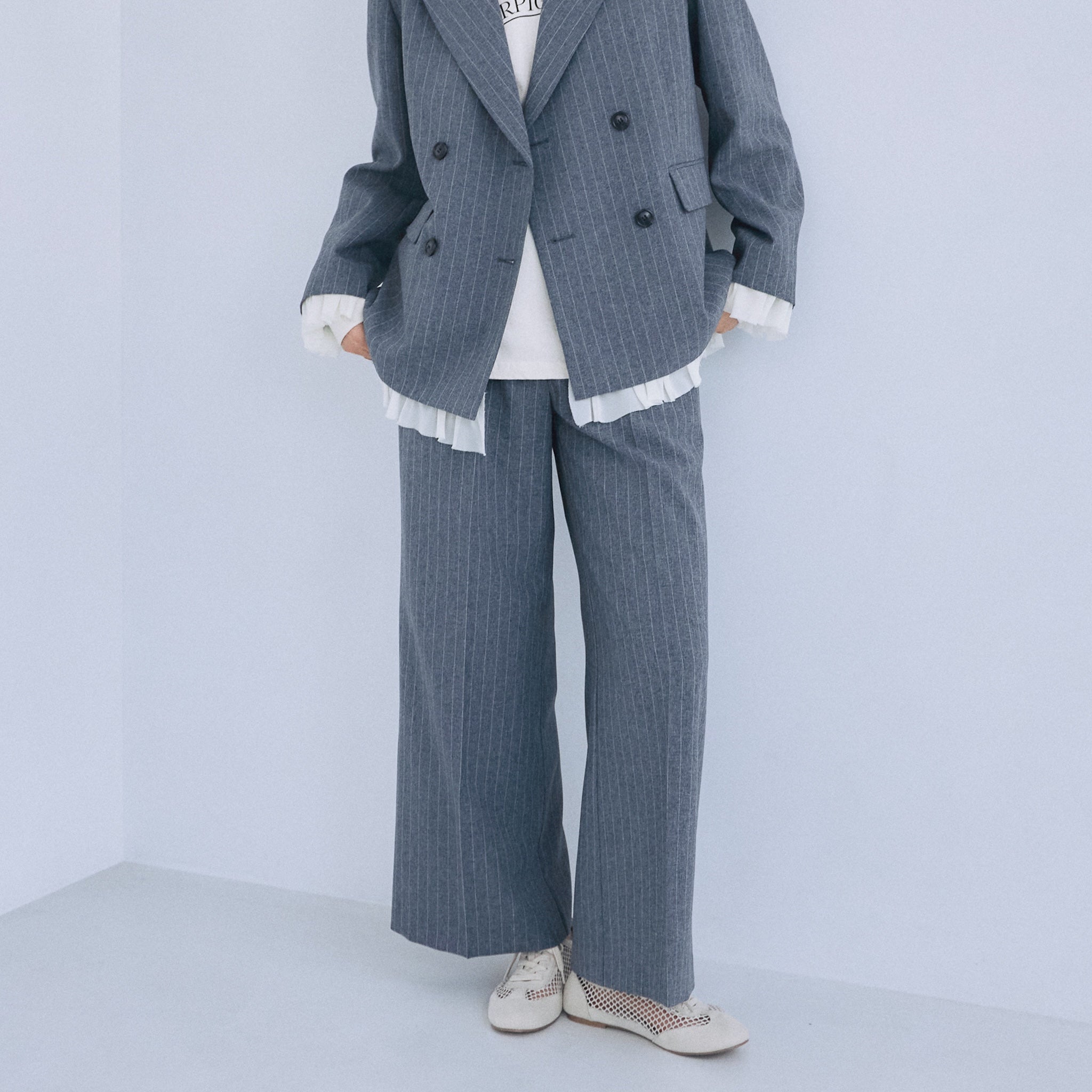 Pinstripe 2-tuck slacks