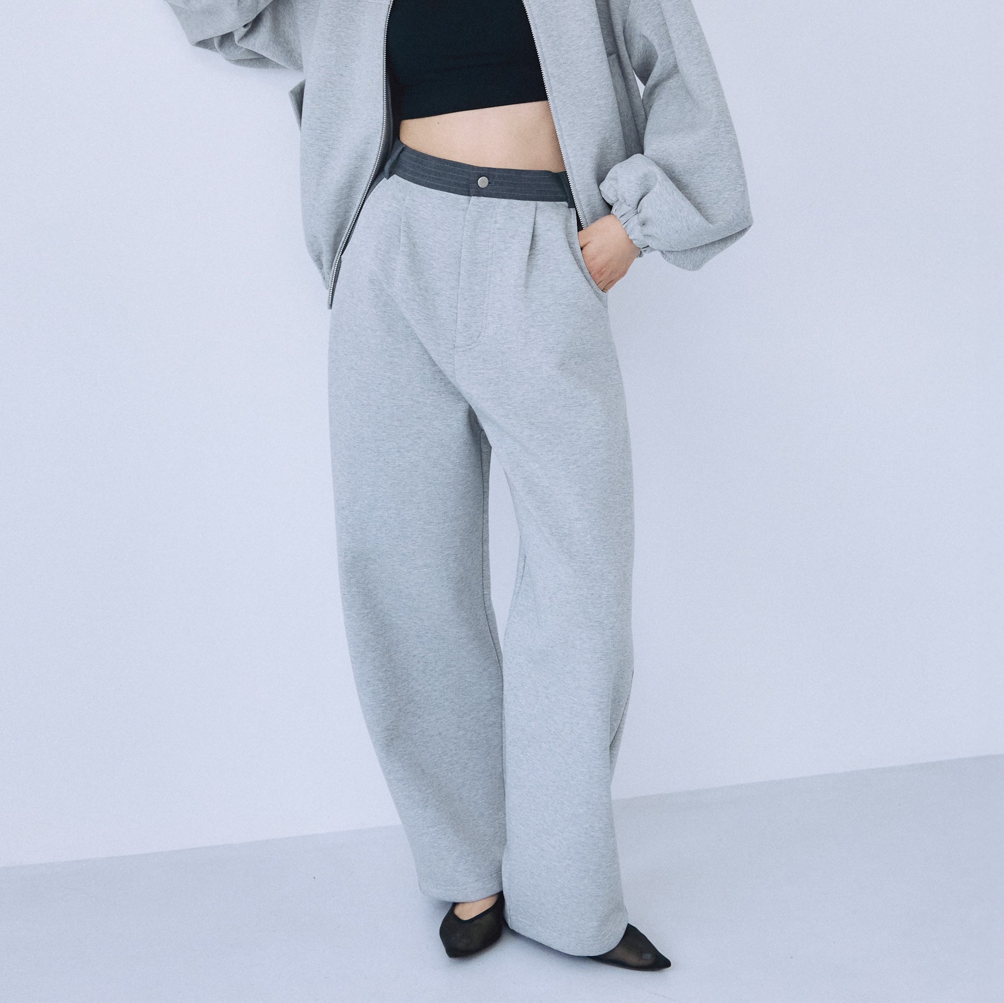 Switching cardboard tuck pants