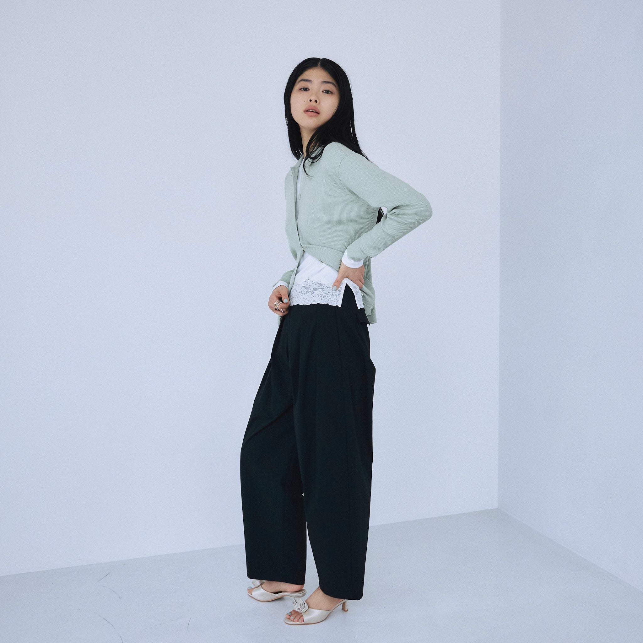Cotton nylon 3-tuck pants