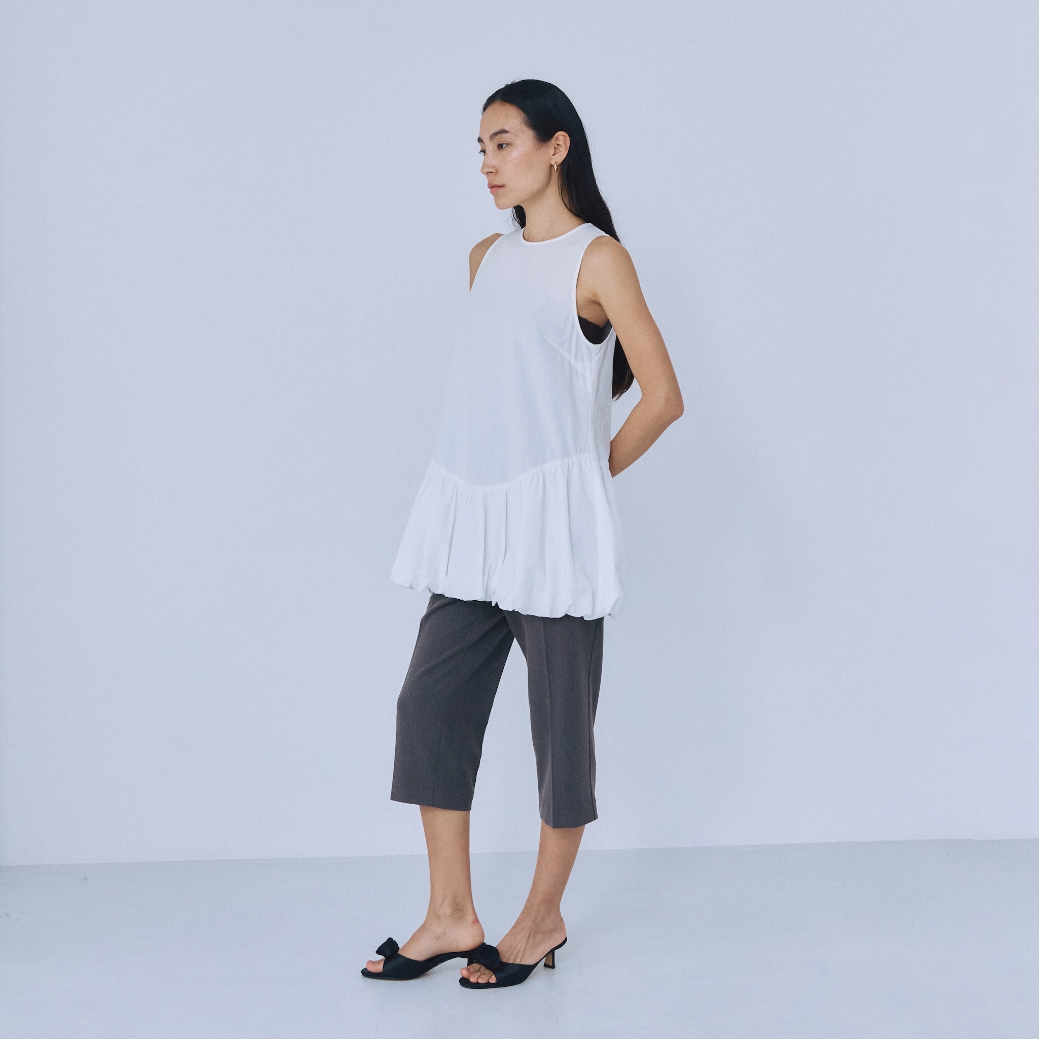 HALFカットスラックス