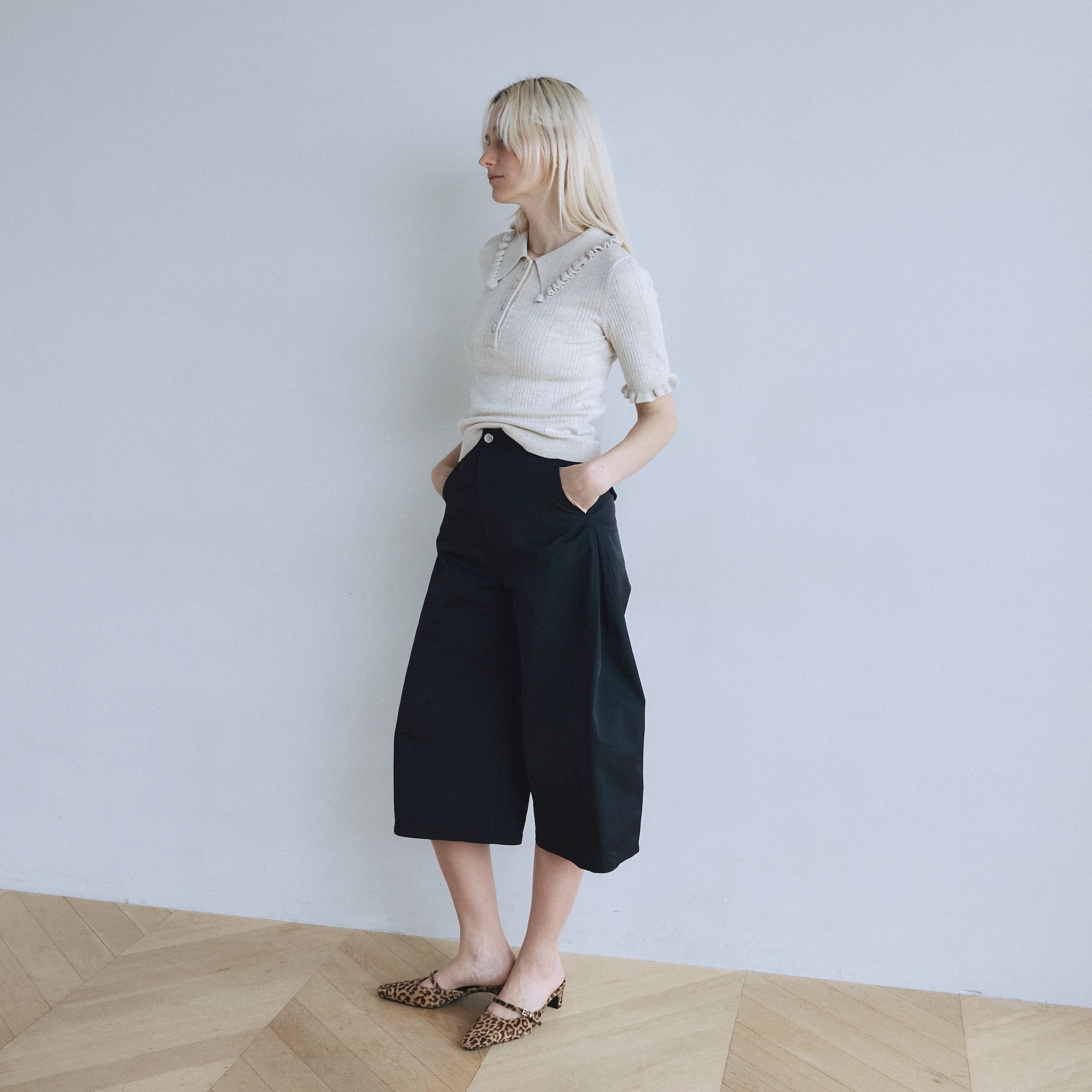 Side-Tuck Cropped Cocoon Pants