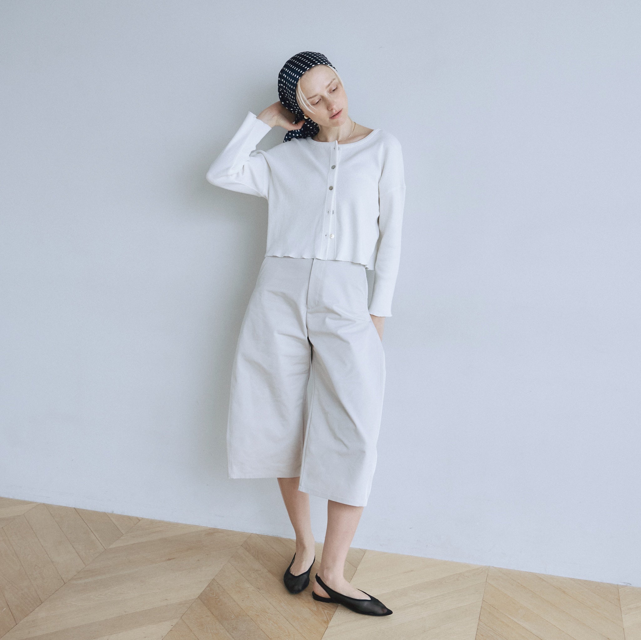 Side-Tuck Cropped Cocoon Pants