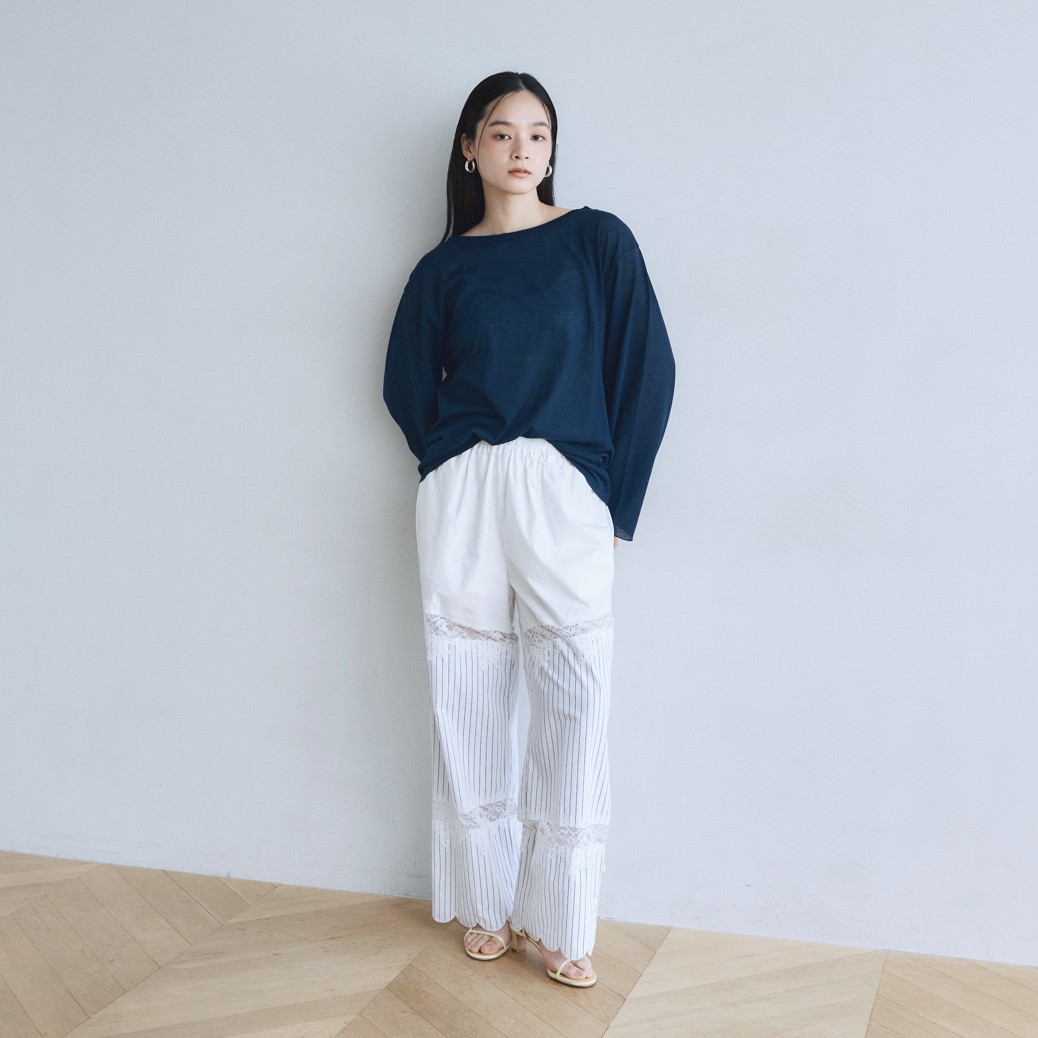 Lace docking scallop relax pants
