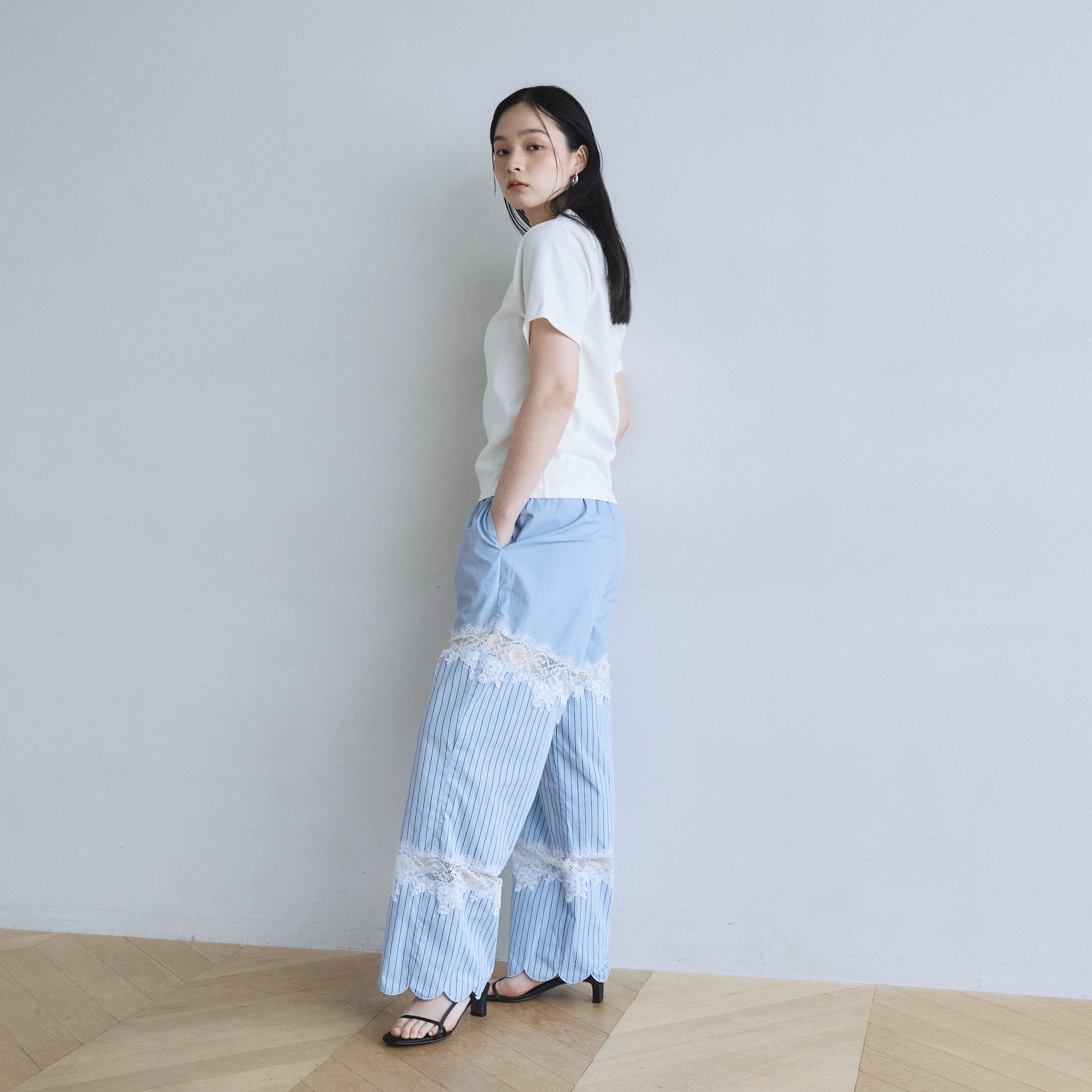 Lace docking scallop relax pants