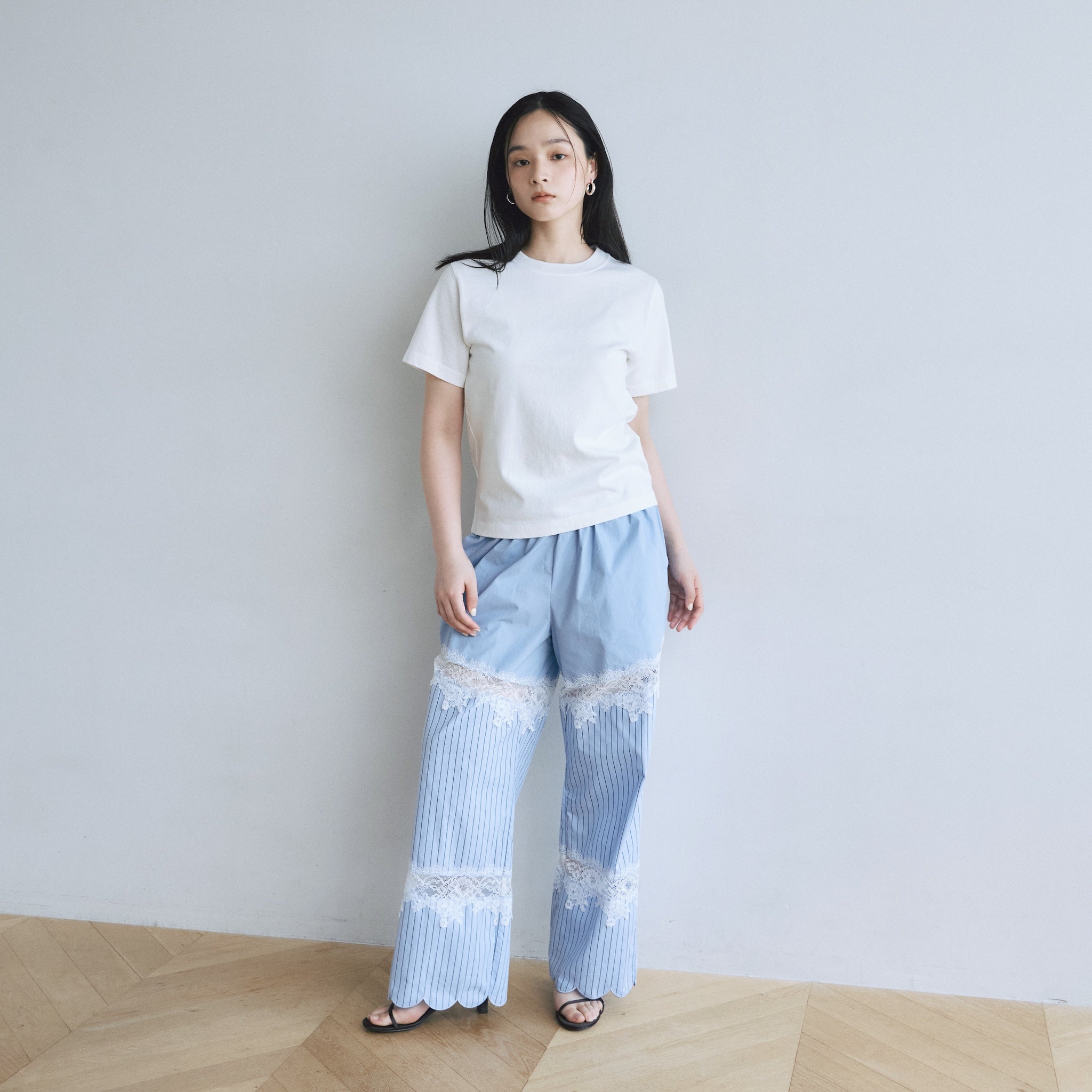 Lace docking scallop relax pants