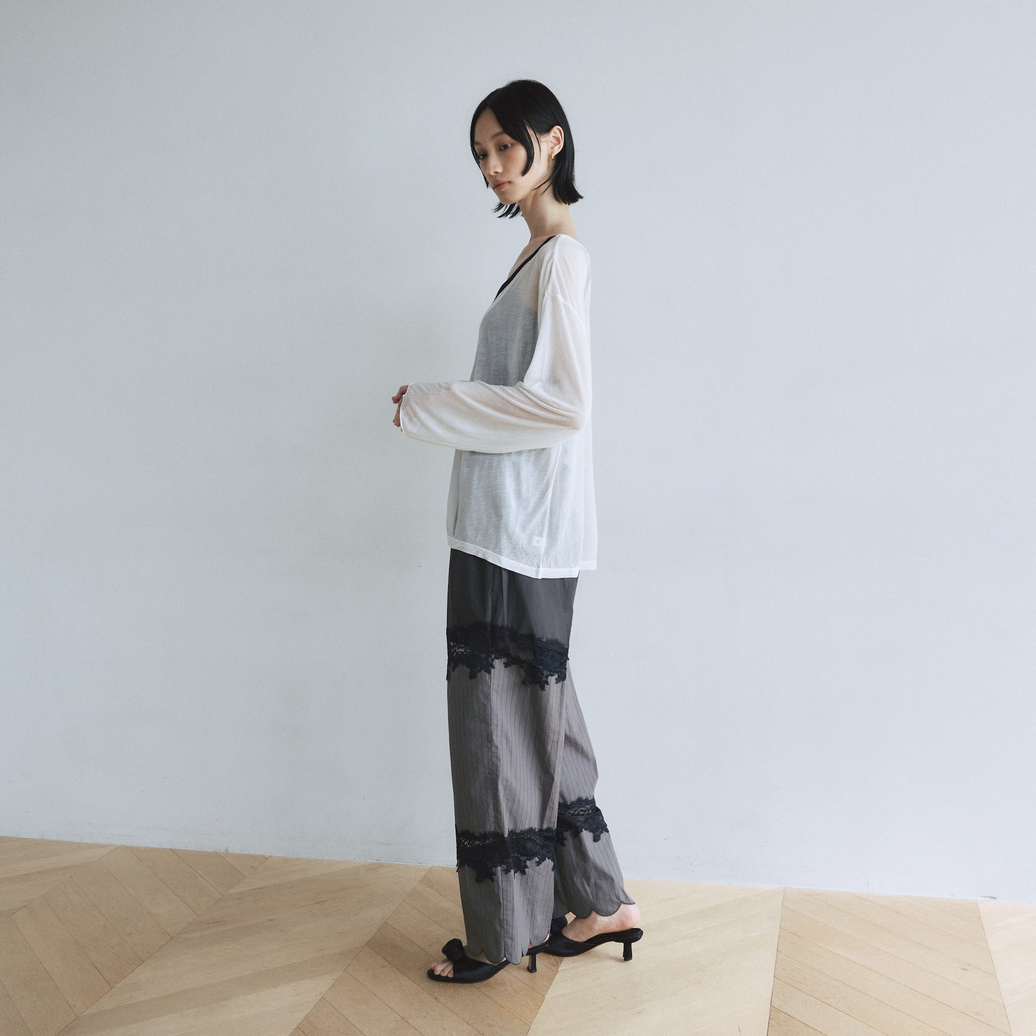 Lace docking scallop relax pants