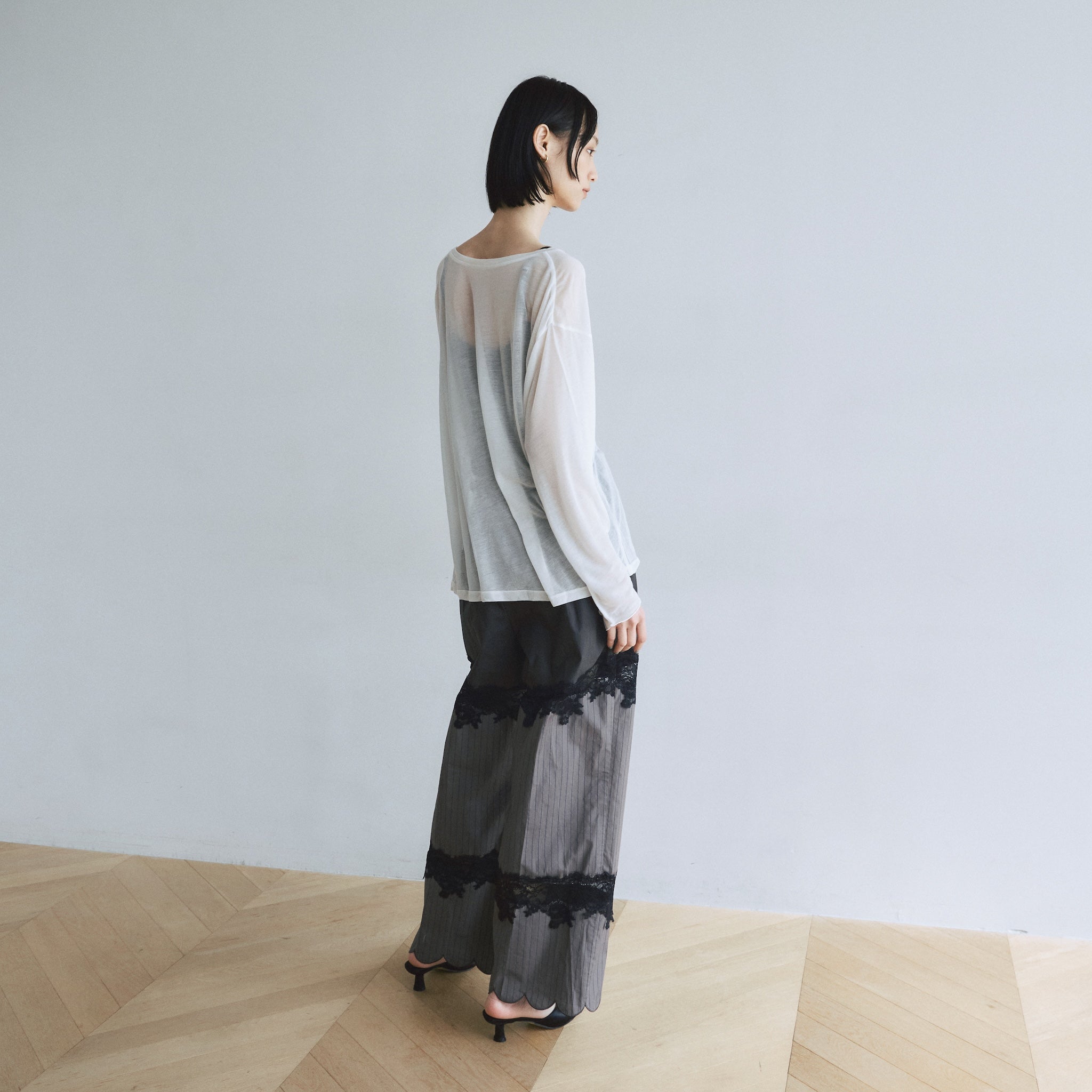 Lace docking scallop relax pants