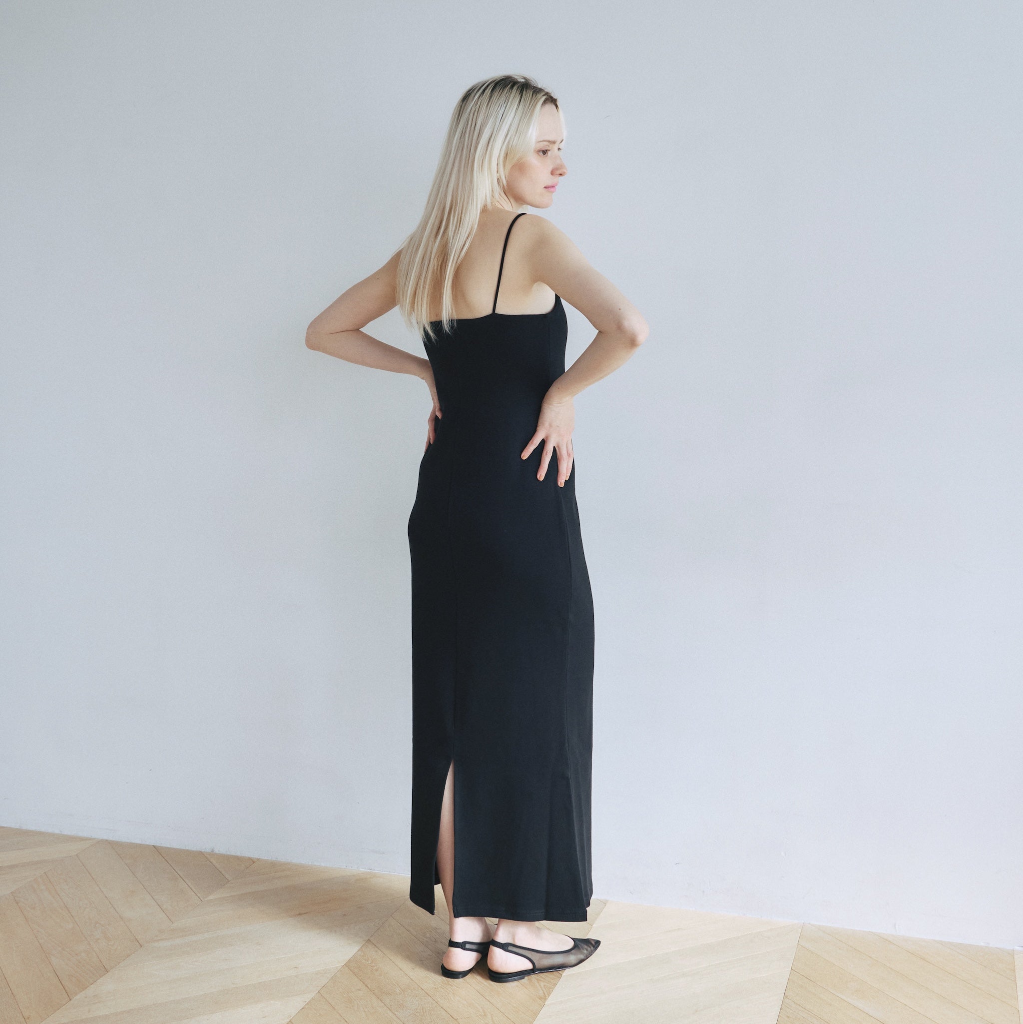 パッドin RIB mermaid Vカットキャミドレス