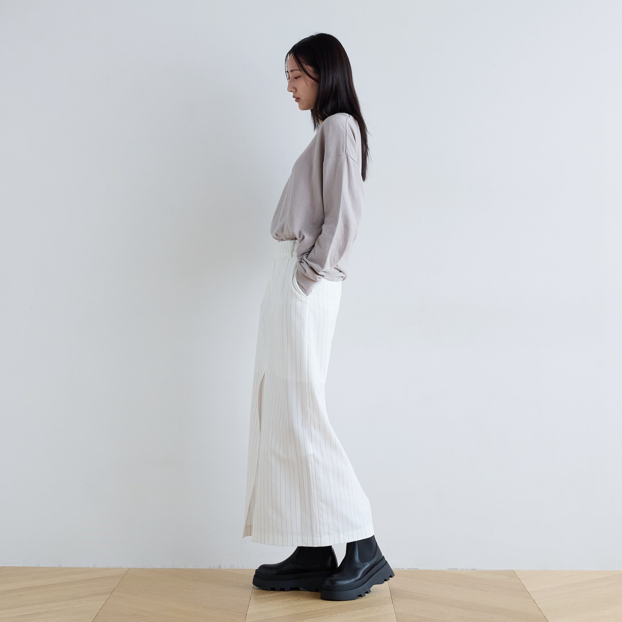 Waist asymmetry スリットスカート