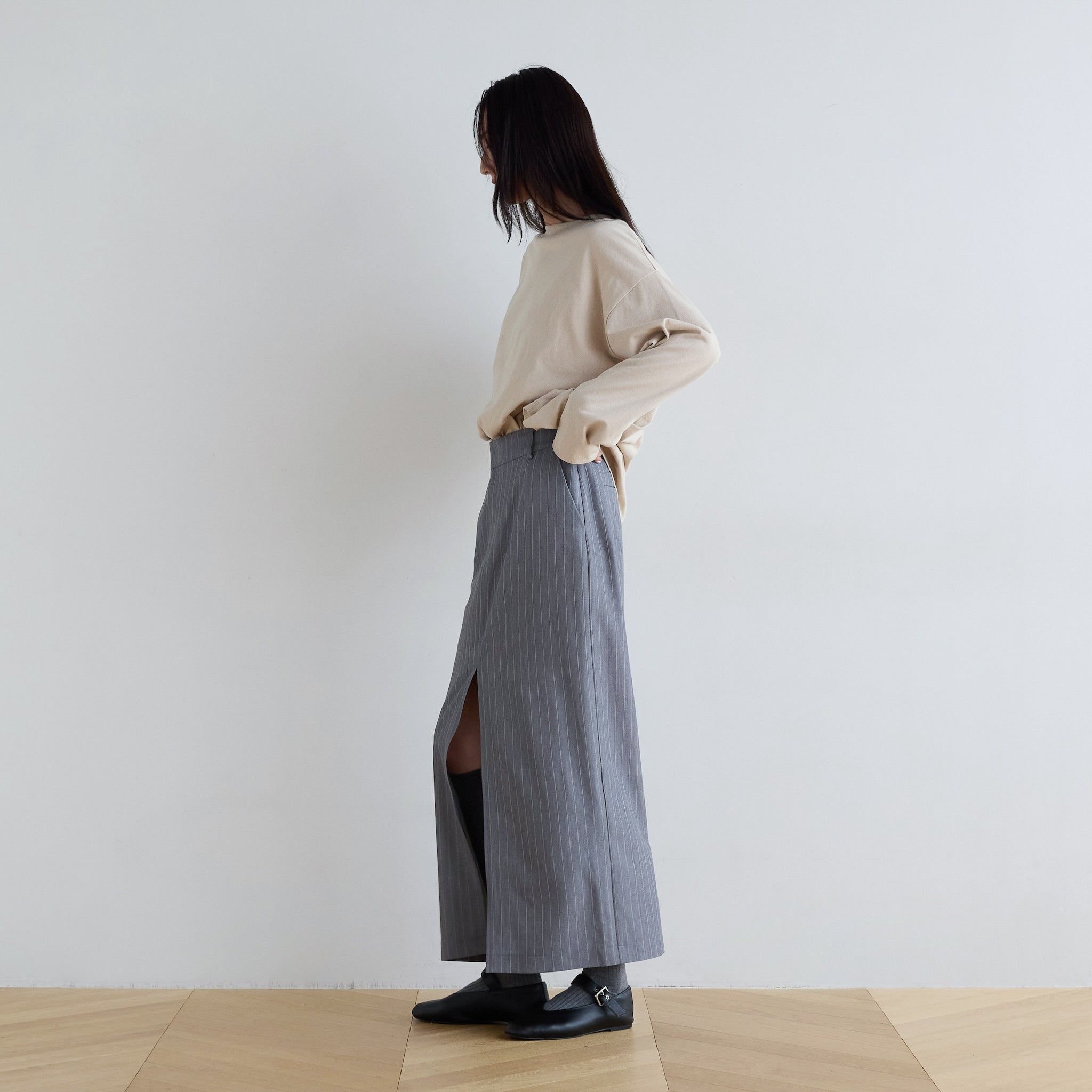 Waist asymmetry スリットスカート