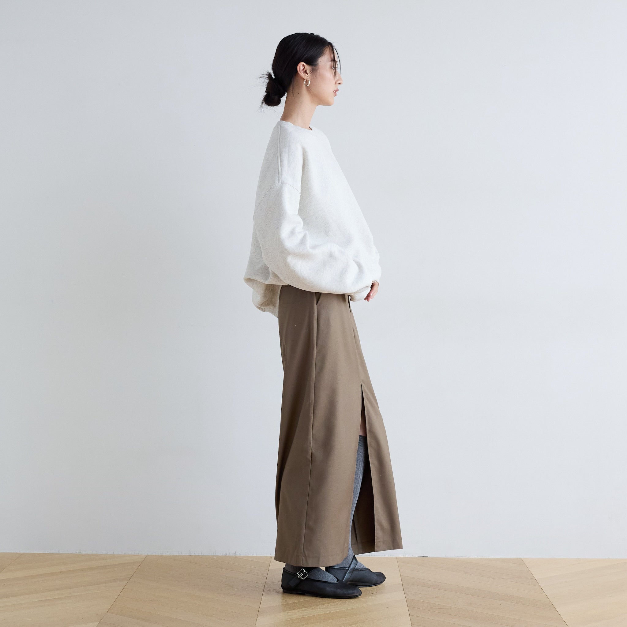 Waist asymmetry スリットスカート