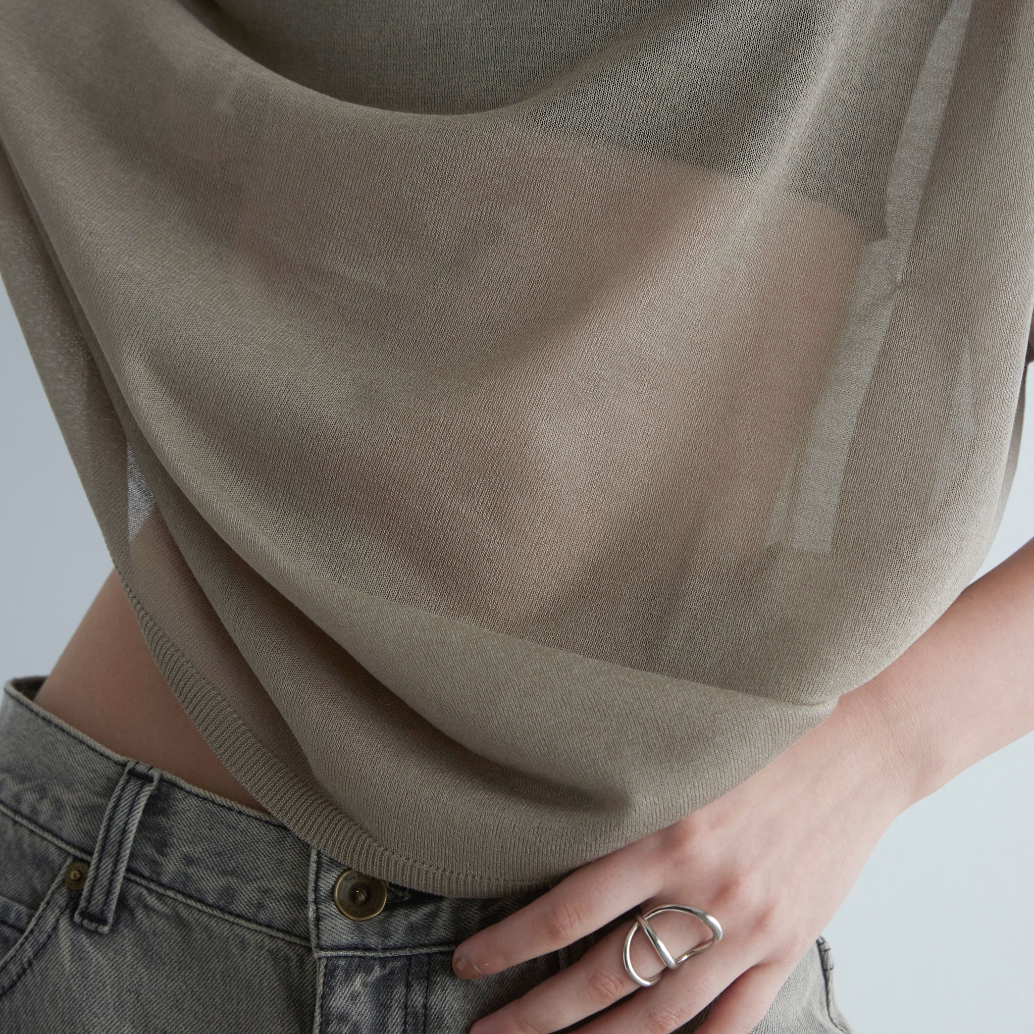 Drytouch sheer knit loose T-shirt