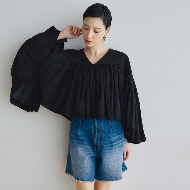 Gathered volume airy top