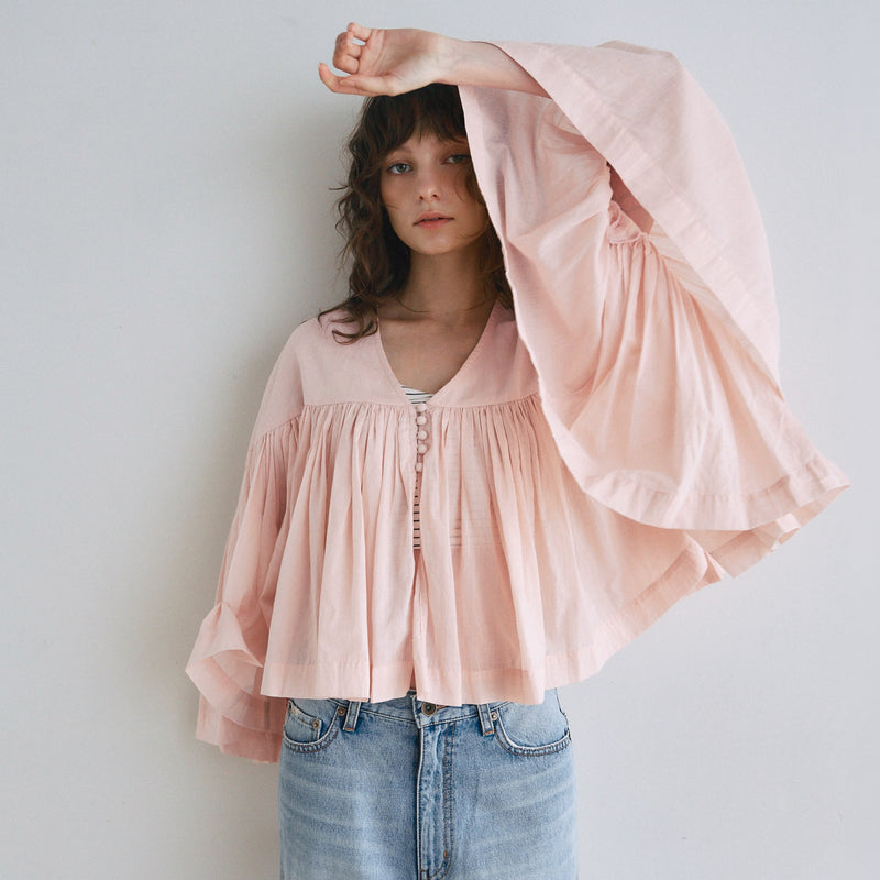 Gathered volume airy top