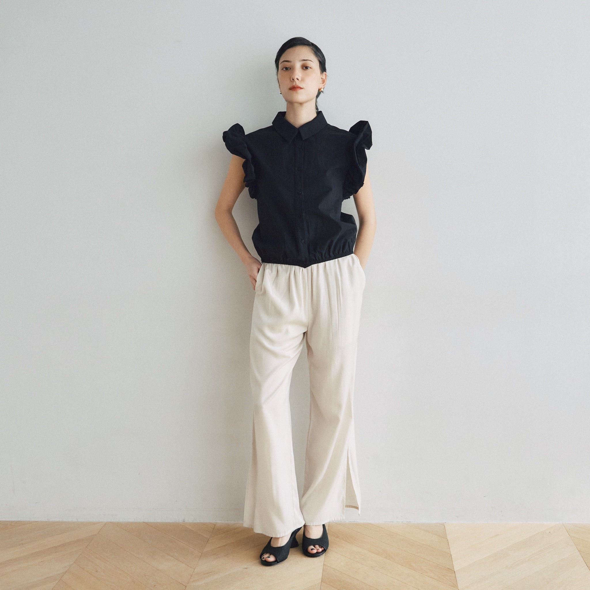Frill Sleeveラウンドヘムシャツ