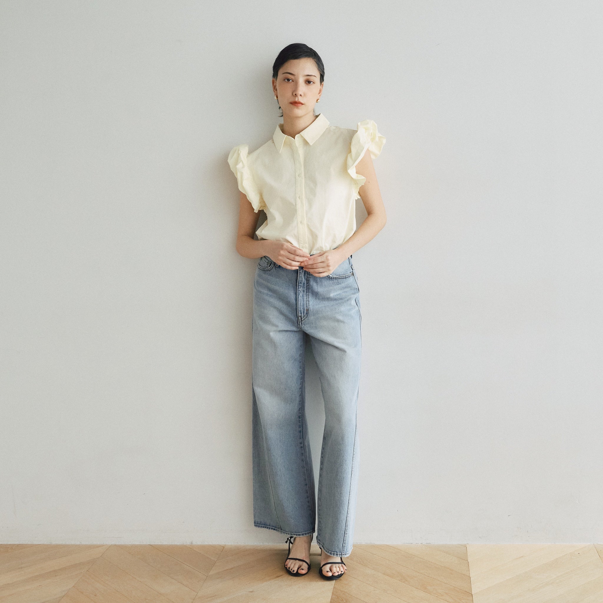Frill Sleeveラウンドヘムシャツ