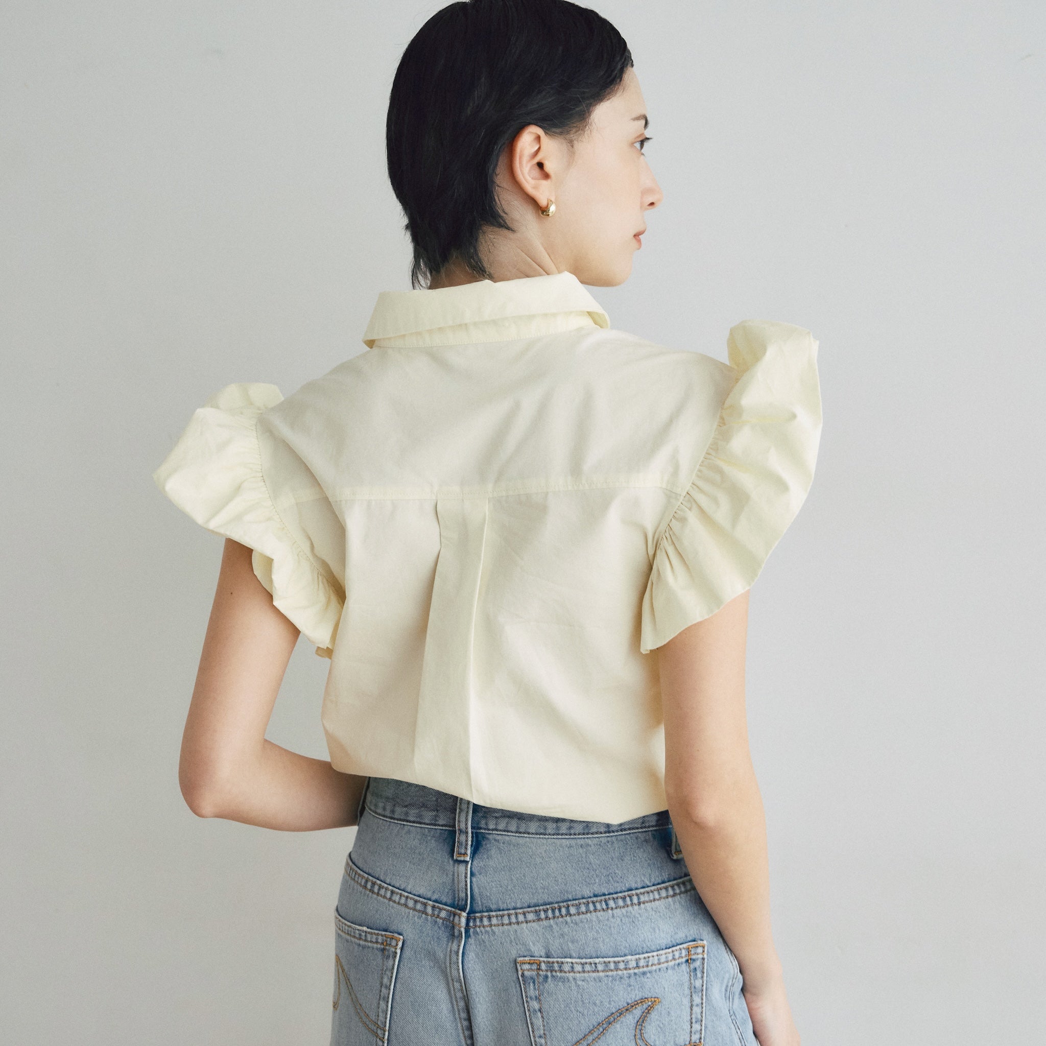 Frill Sleeveラウンドヘムシャツ