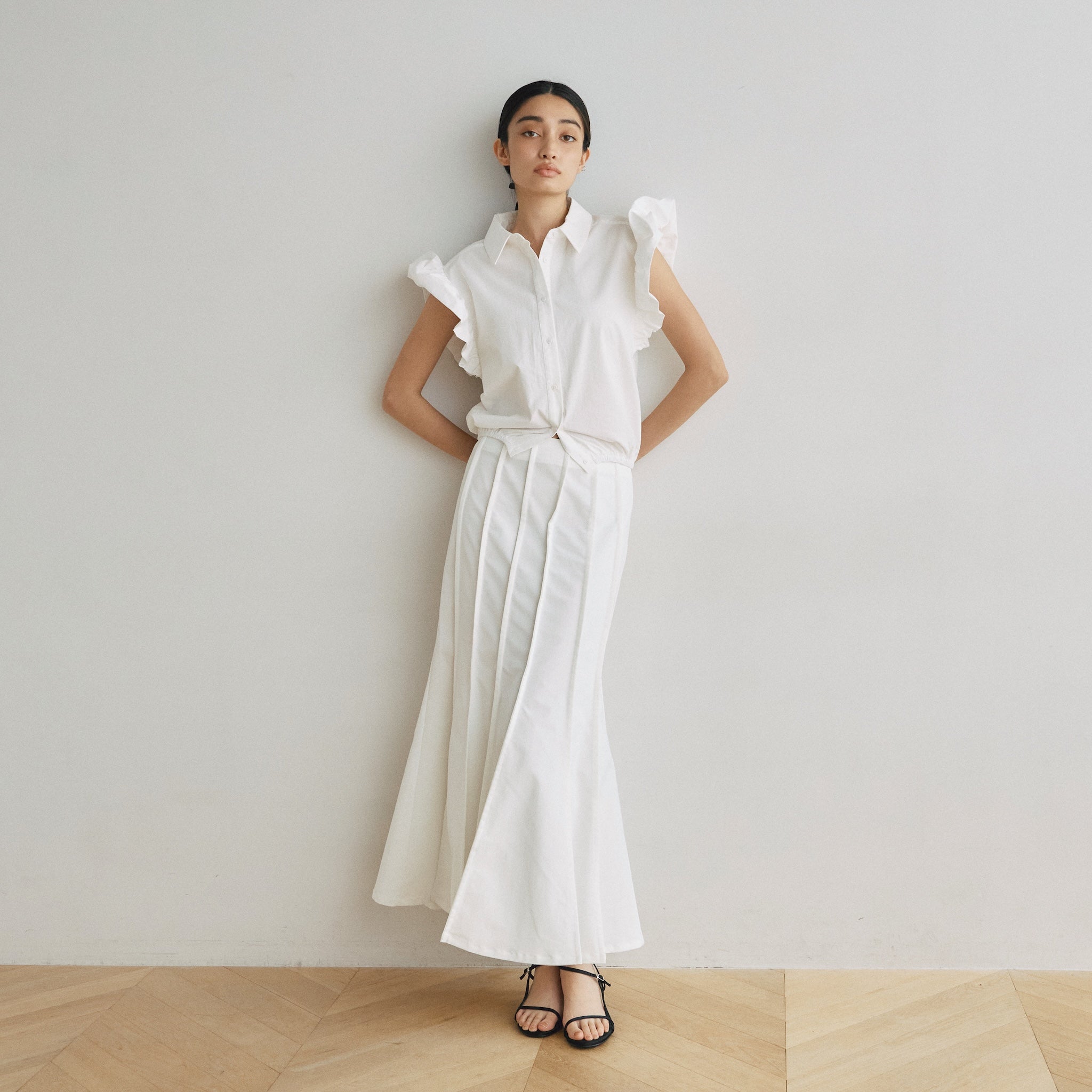 Frill Sleeveラウンドヘムシャツ