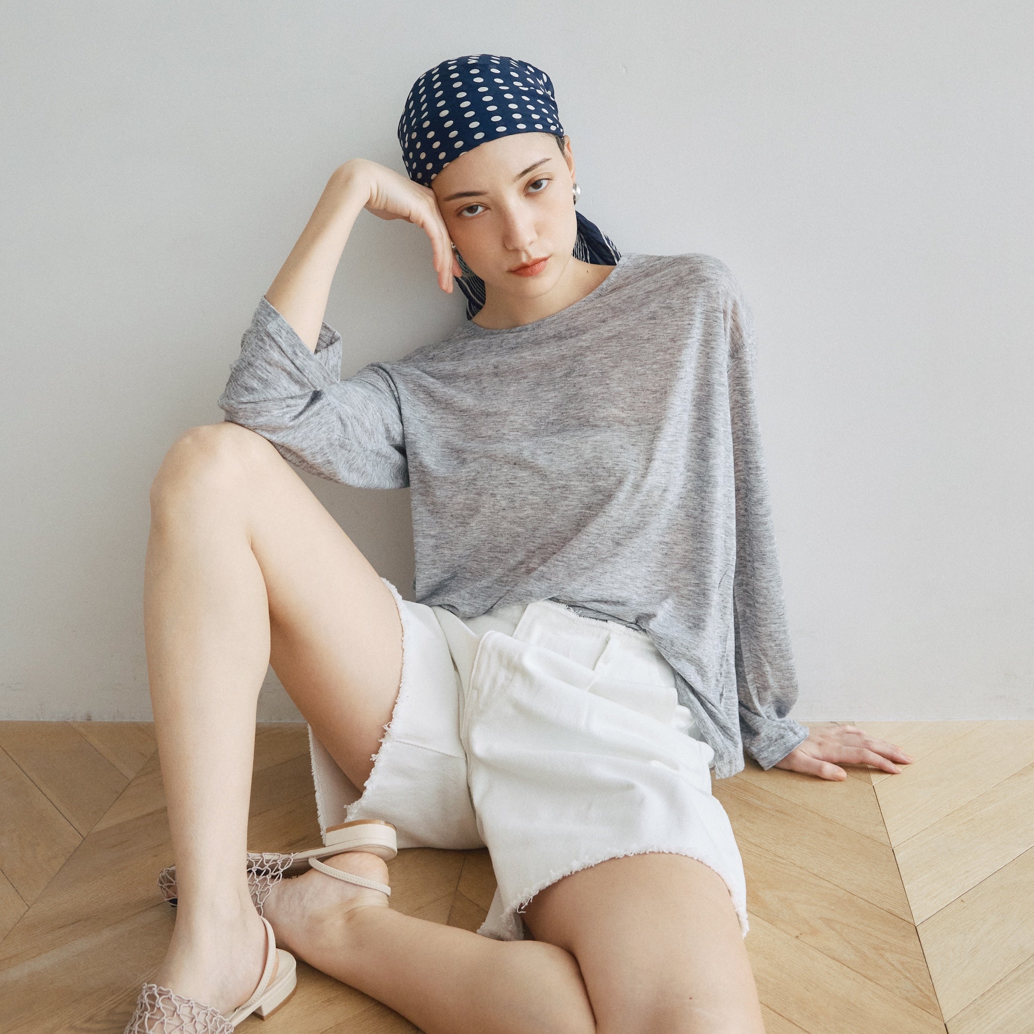 Airy Touch Back Cache-Coeur Top