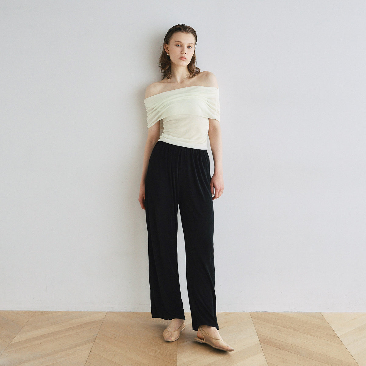 FineYarn RIB Knit Off-the-Shoulder Top