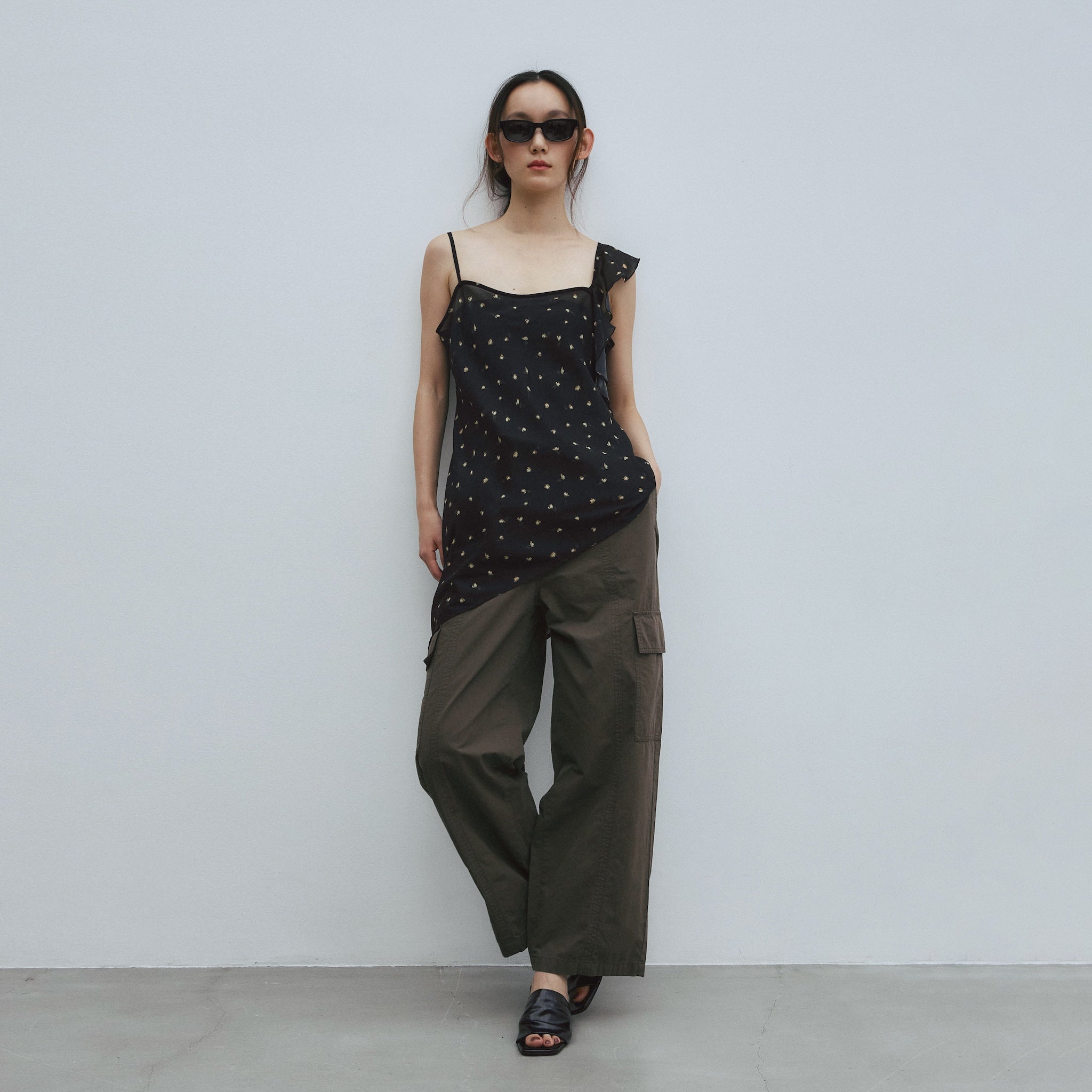 AsymmetryショルダーFlowerトップス
