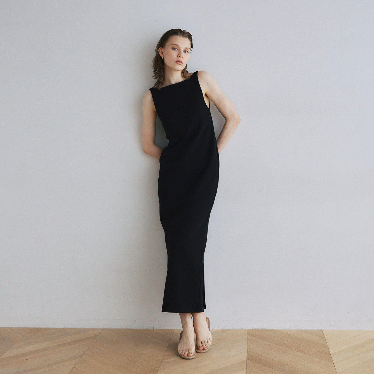 Pad-in back-open boat neck dress