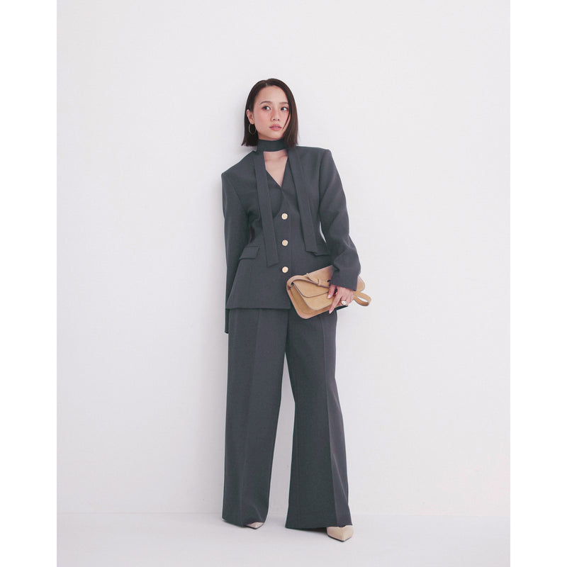collab soft flare tuck pants