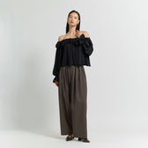 Deep Tuck Stretch Wide Pants