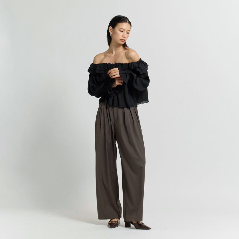 Deep Tuck Stretch Wide Pants