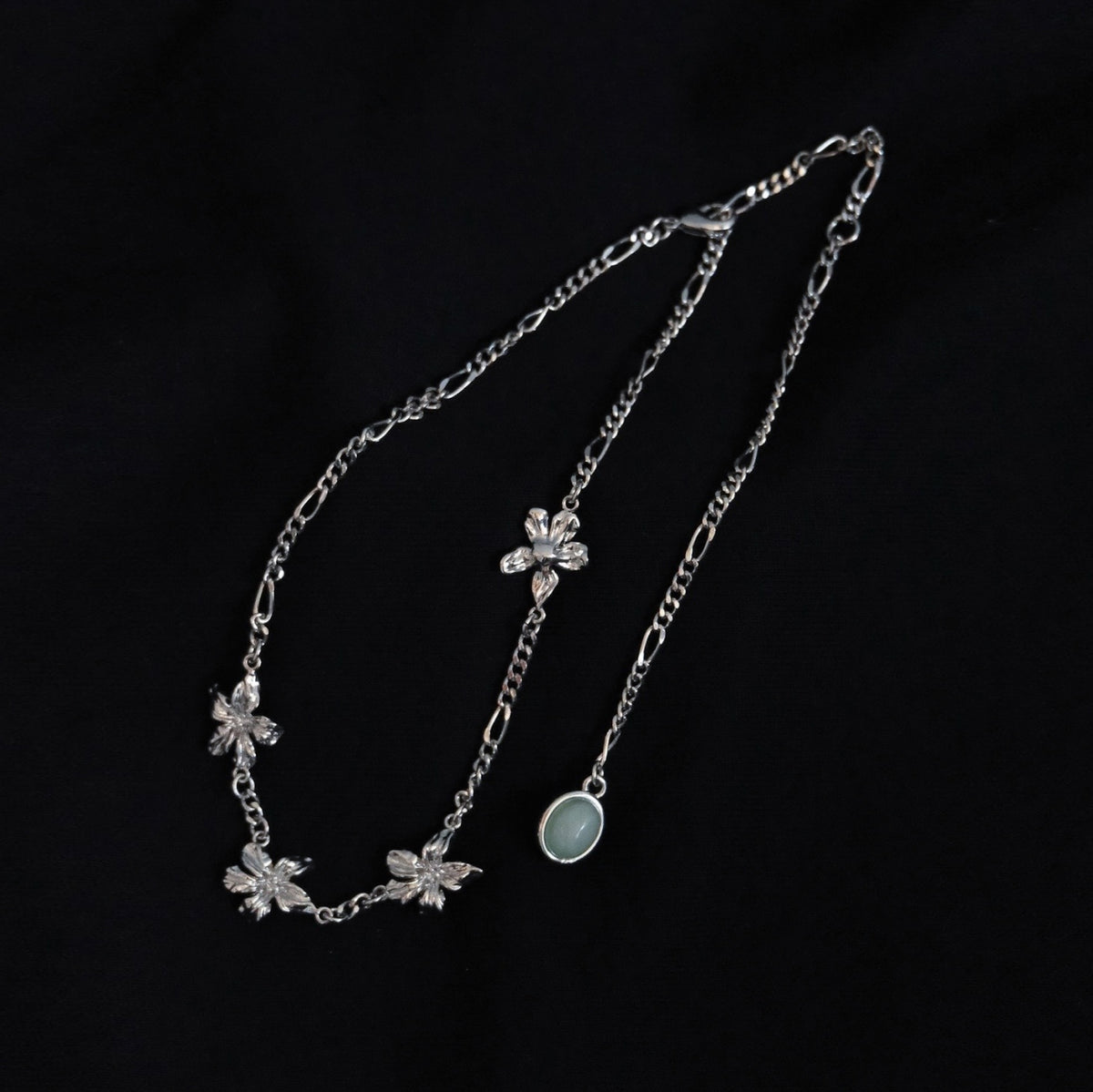 Flower motif ネックレス