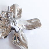 Flower motif earrings