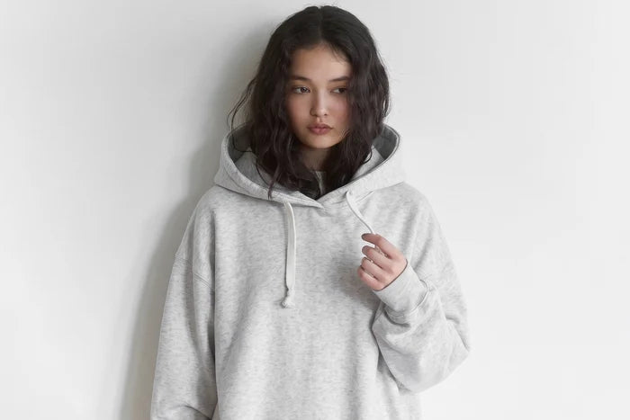 定番のフード付きパーカー