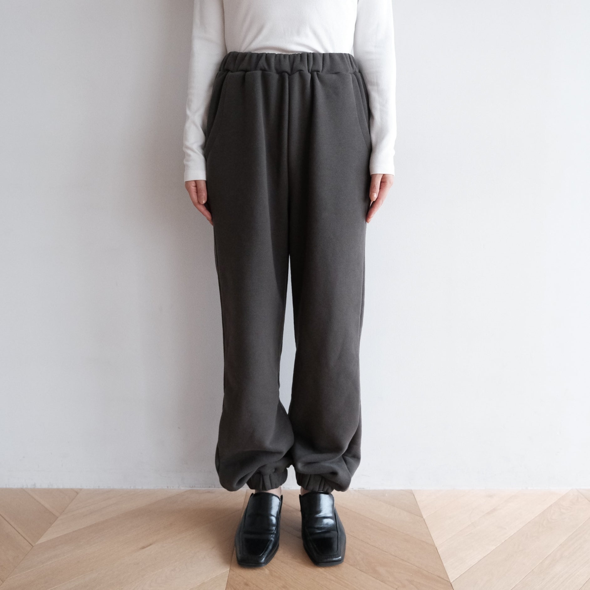 searoomlynn スムースハイウェストジョガーパンツ SeaRoomlynnのフリマアイテム一覧