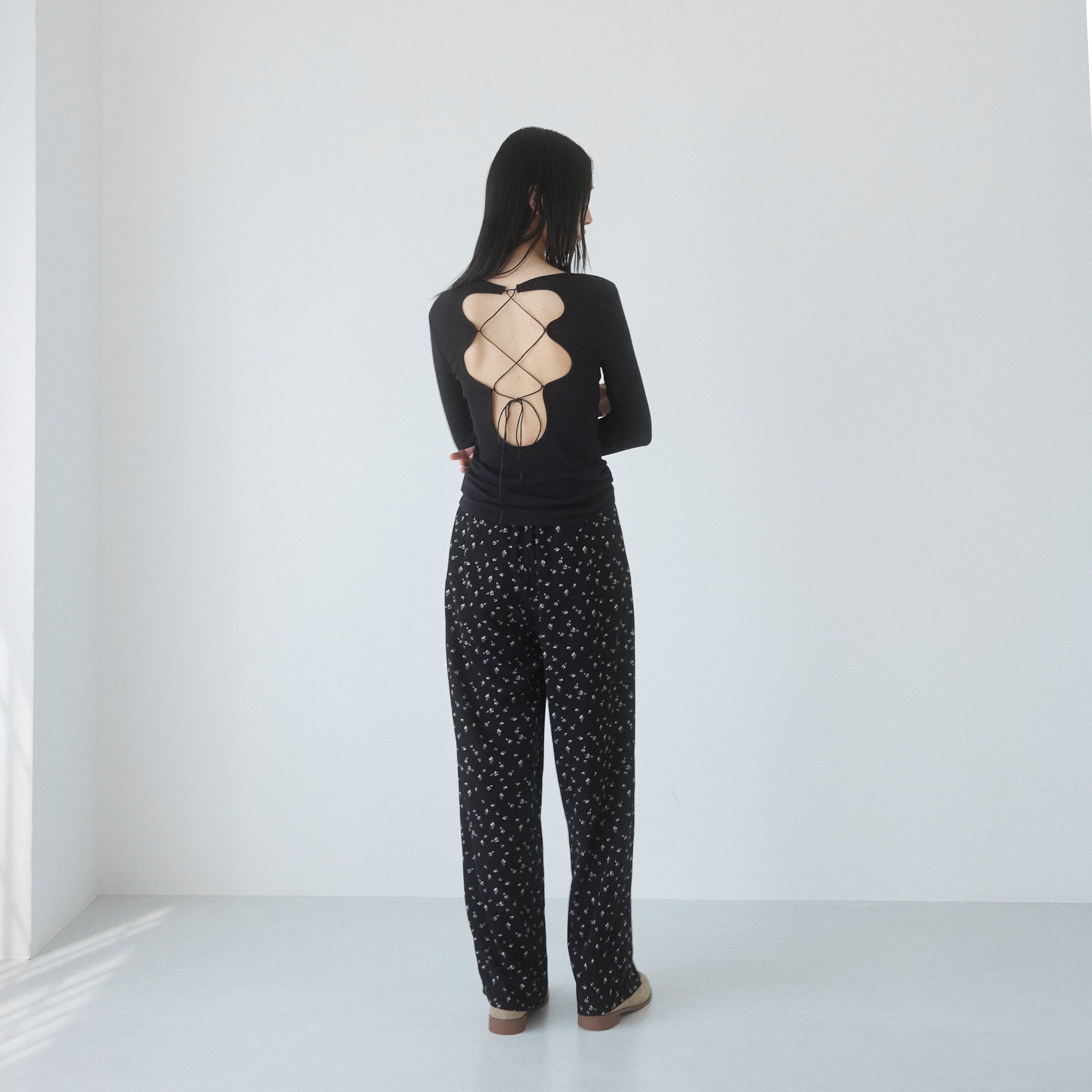 Soft sheer RIBレースアップトップス