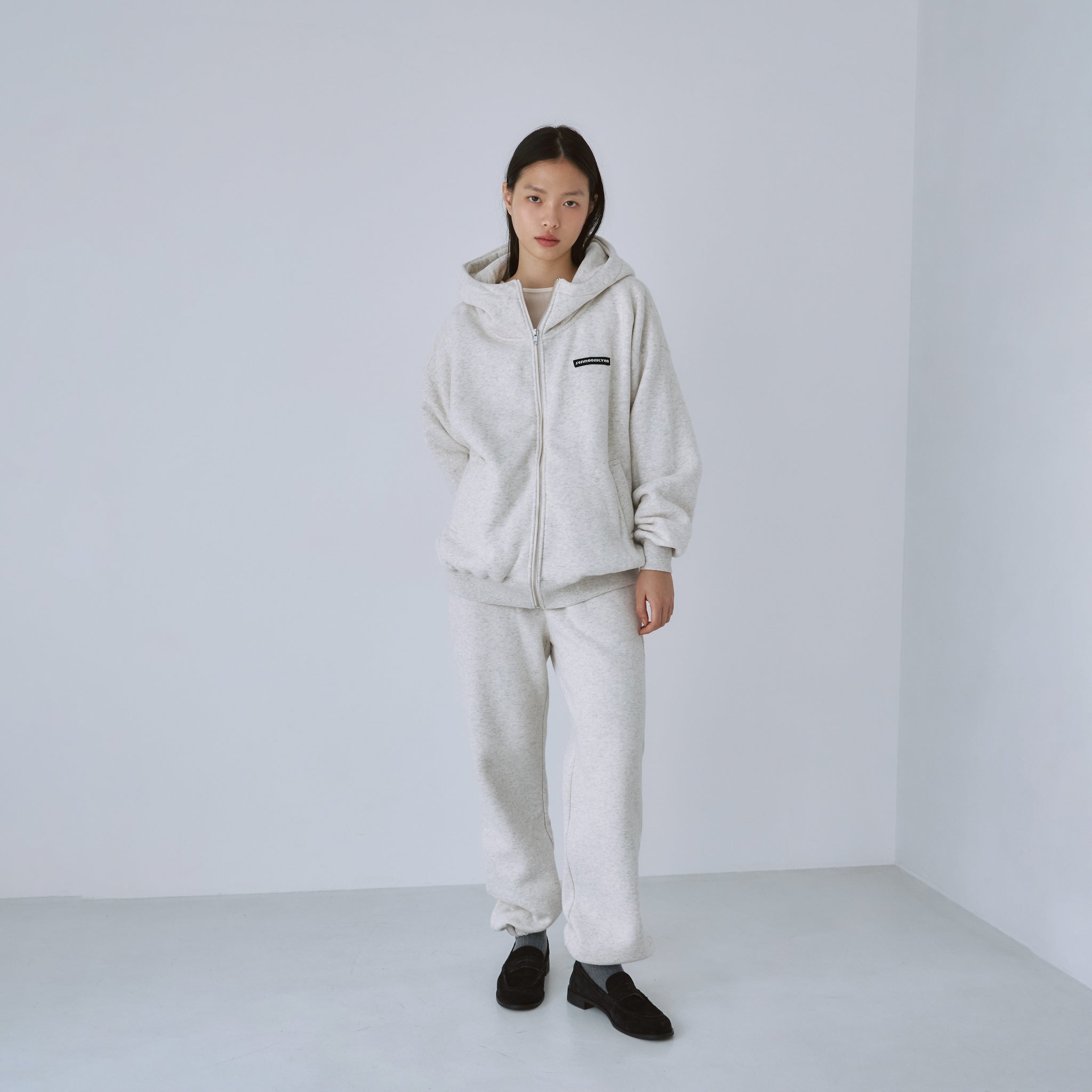 Mini Logo Volume Sweat Zipフーディー