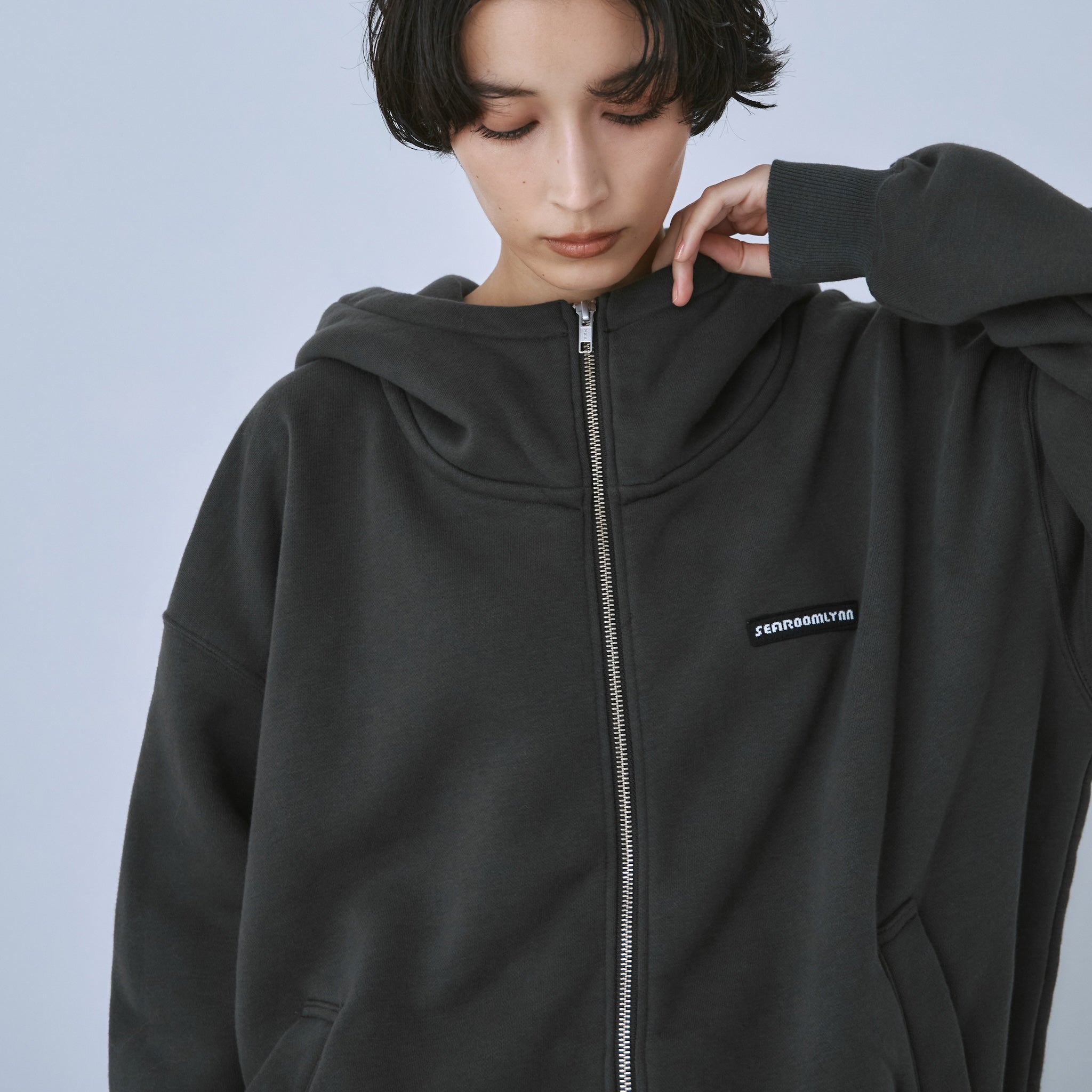 Mini Logo Volume Sweat Zipフーディー