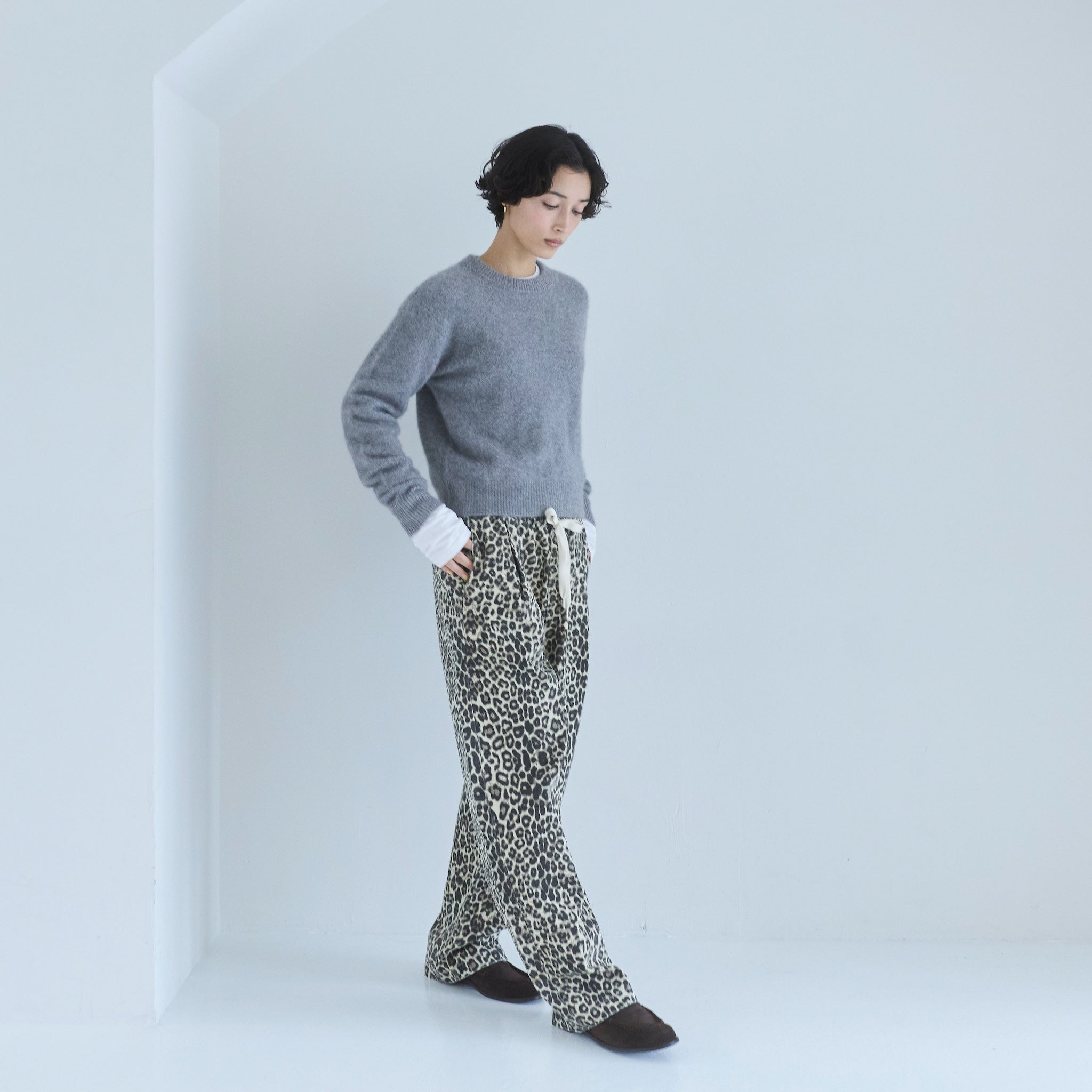 ウエストギャザーCanvasストレートパンツ