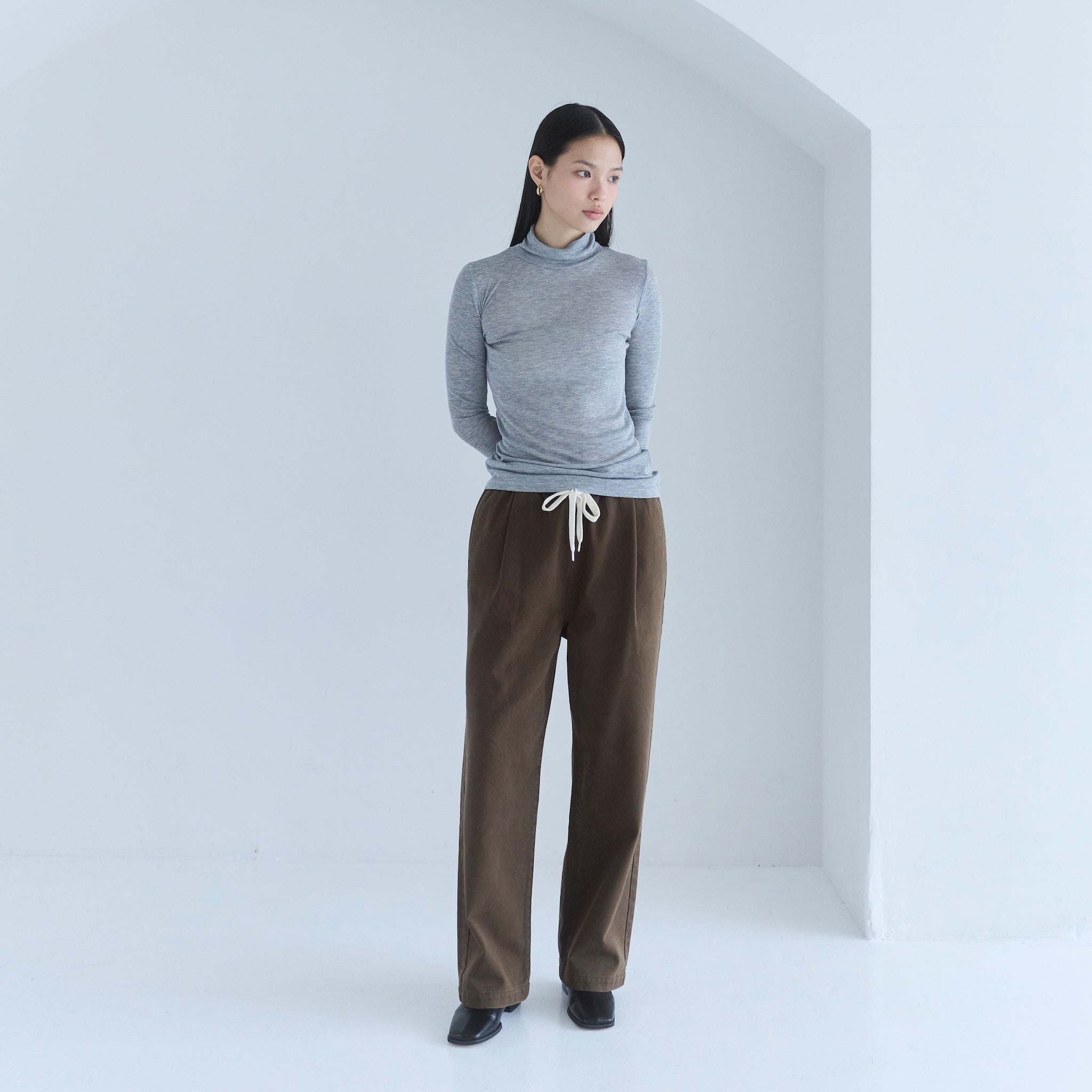 ウエストギャザーCanvasストレートパンツ