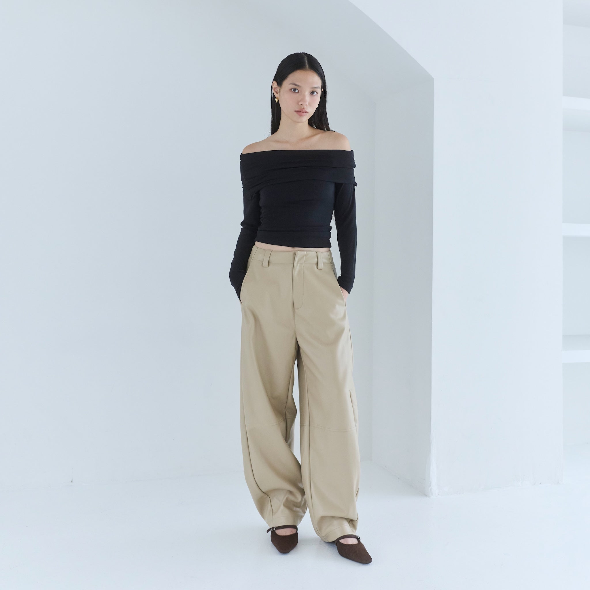 Roundish ECOレザーパンツ