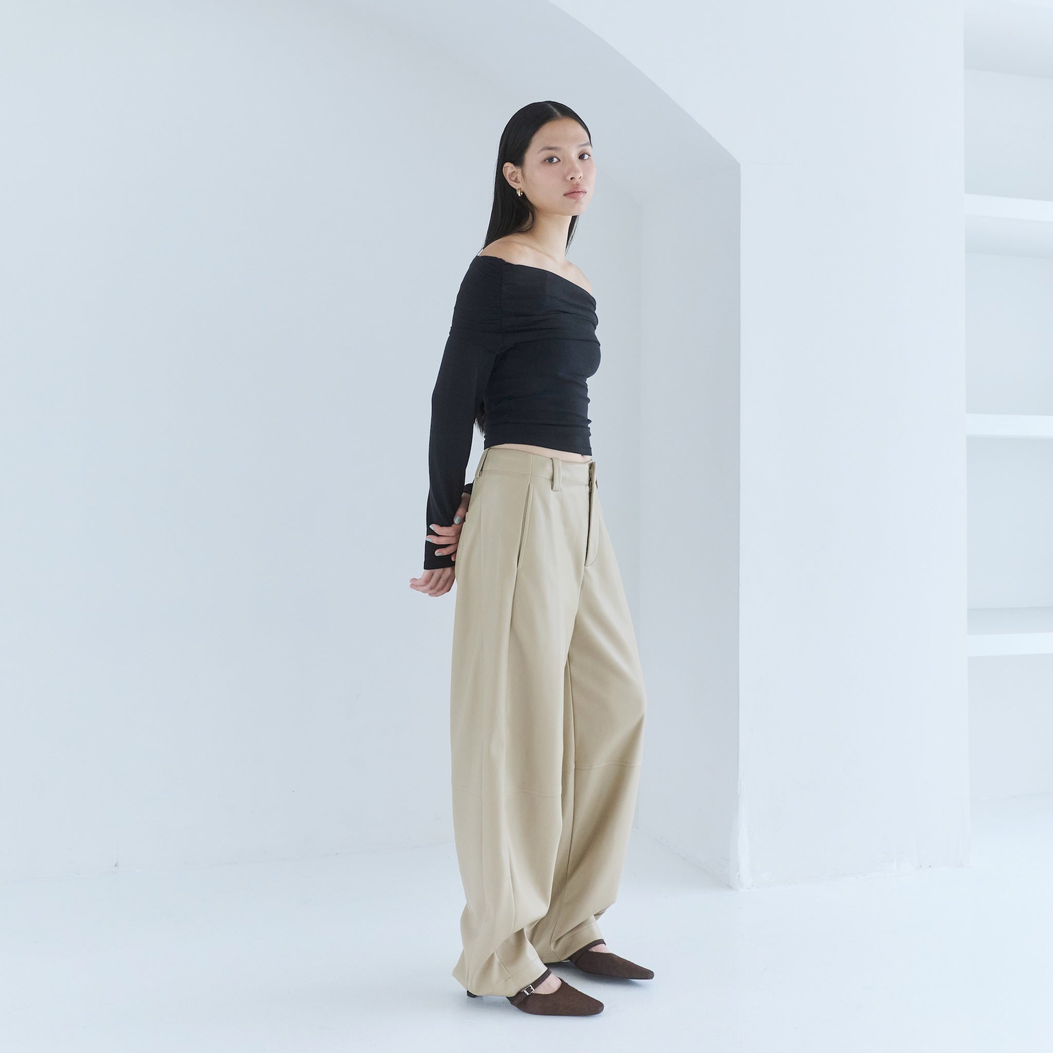 Roundish ECOレザーパンツ