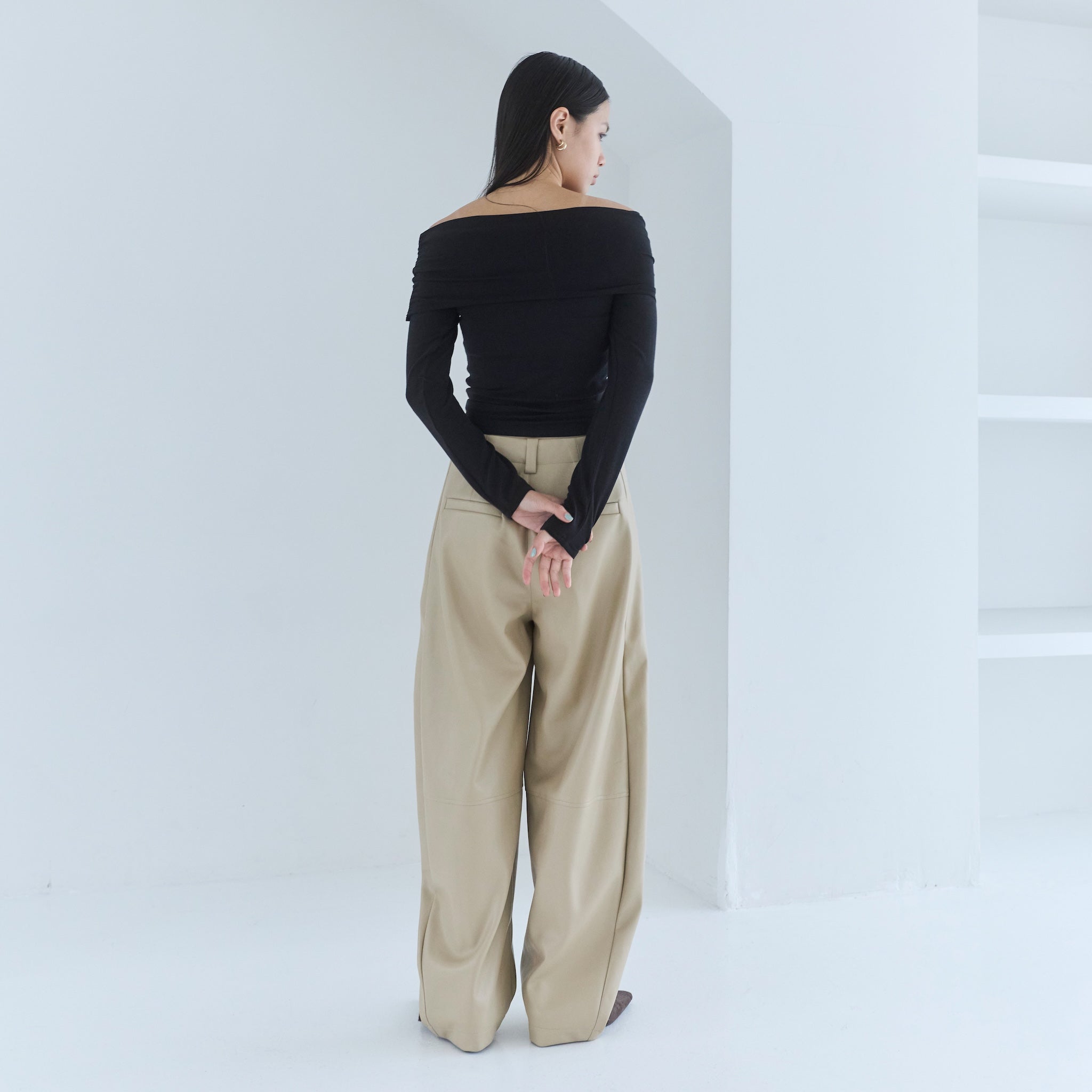 Roundish ECOレザーパンツ