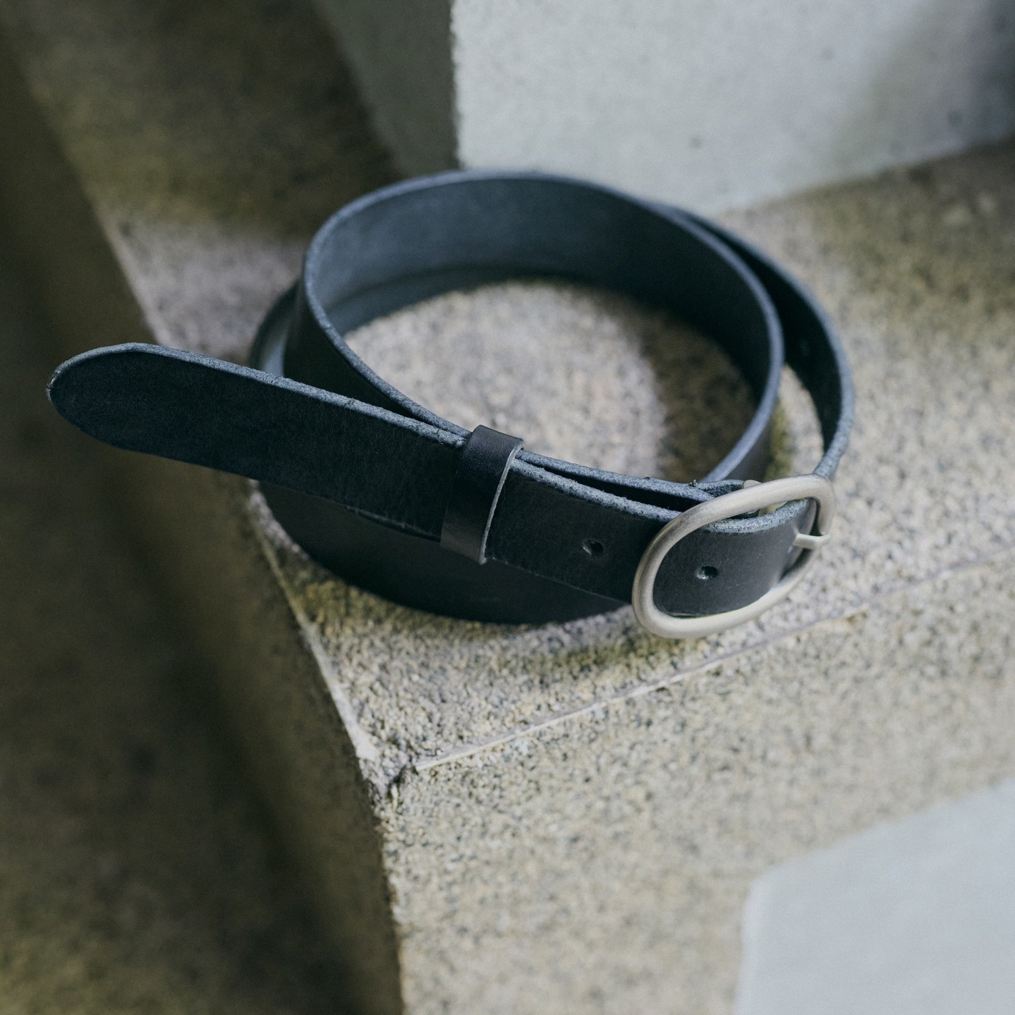 collab round buckle leather belt