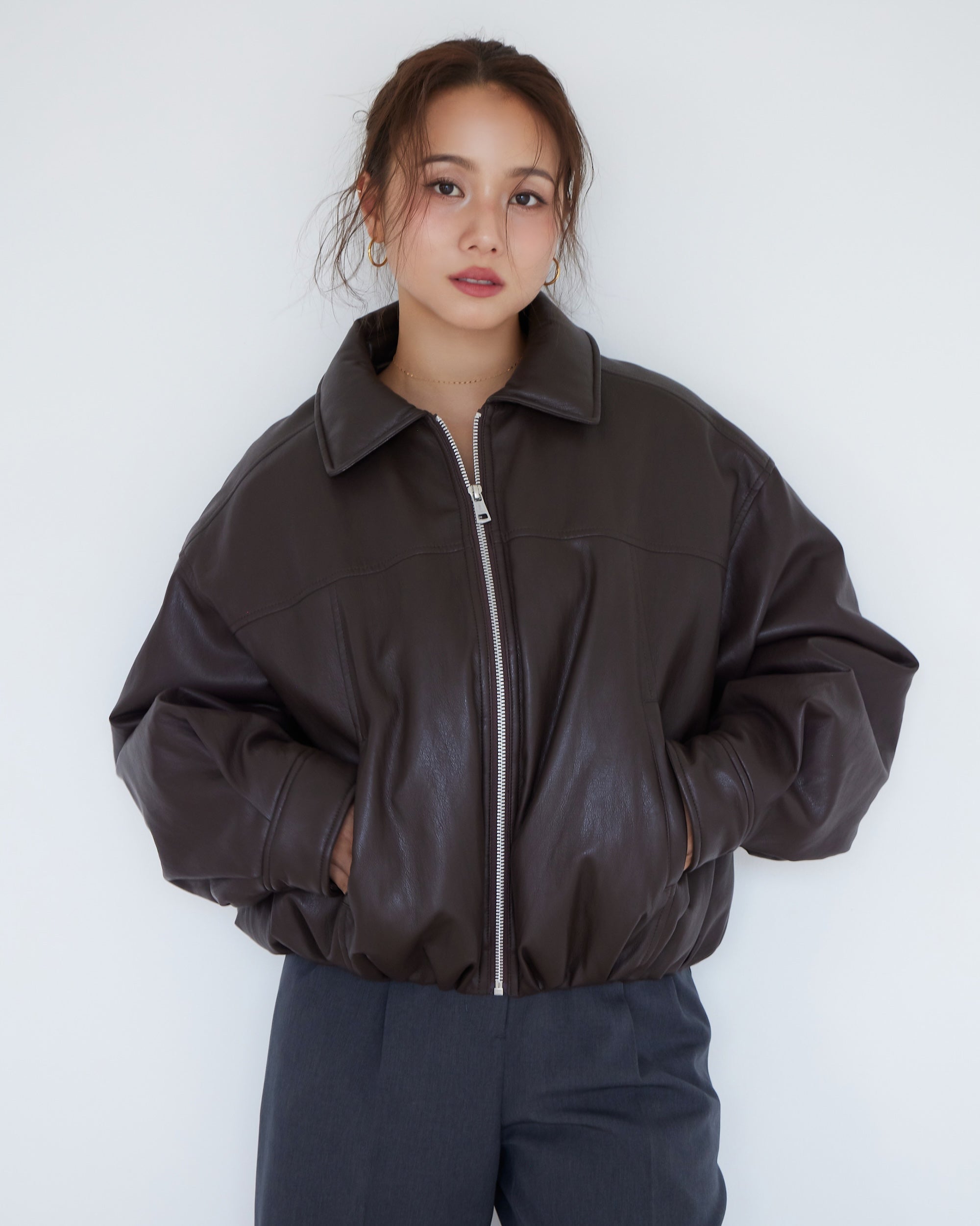 【90%OFFセール】THOM BROWNE ボンバージャケット 光沢 レザー collab ECOレザーボンバージャケット