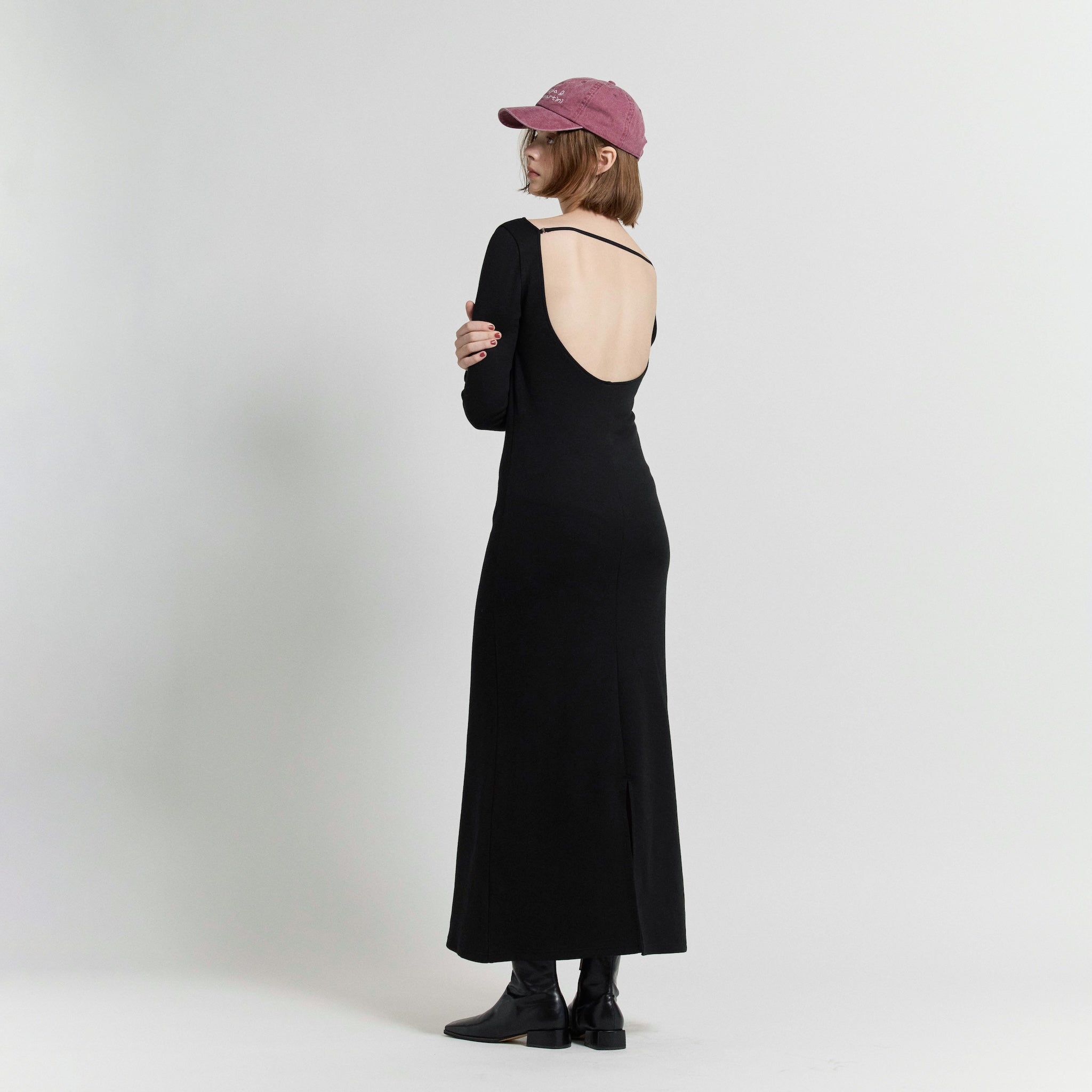 Back open Fitパッドカットワンピース