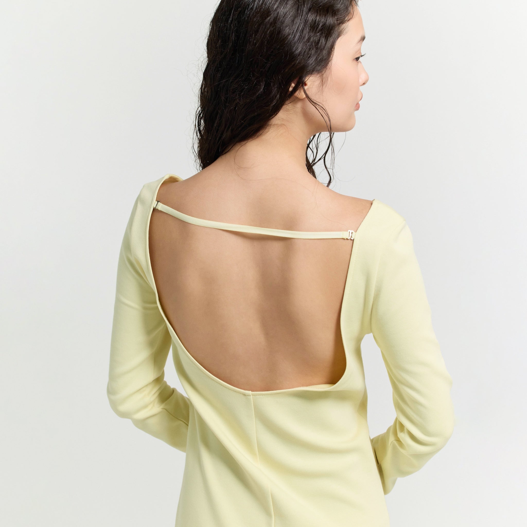 Back open Fitパッドカットワンピース