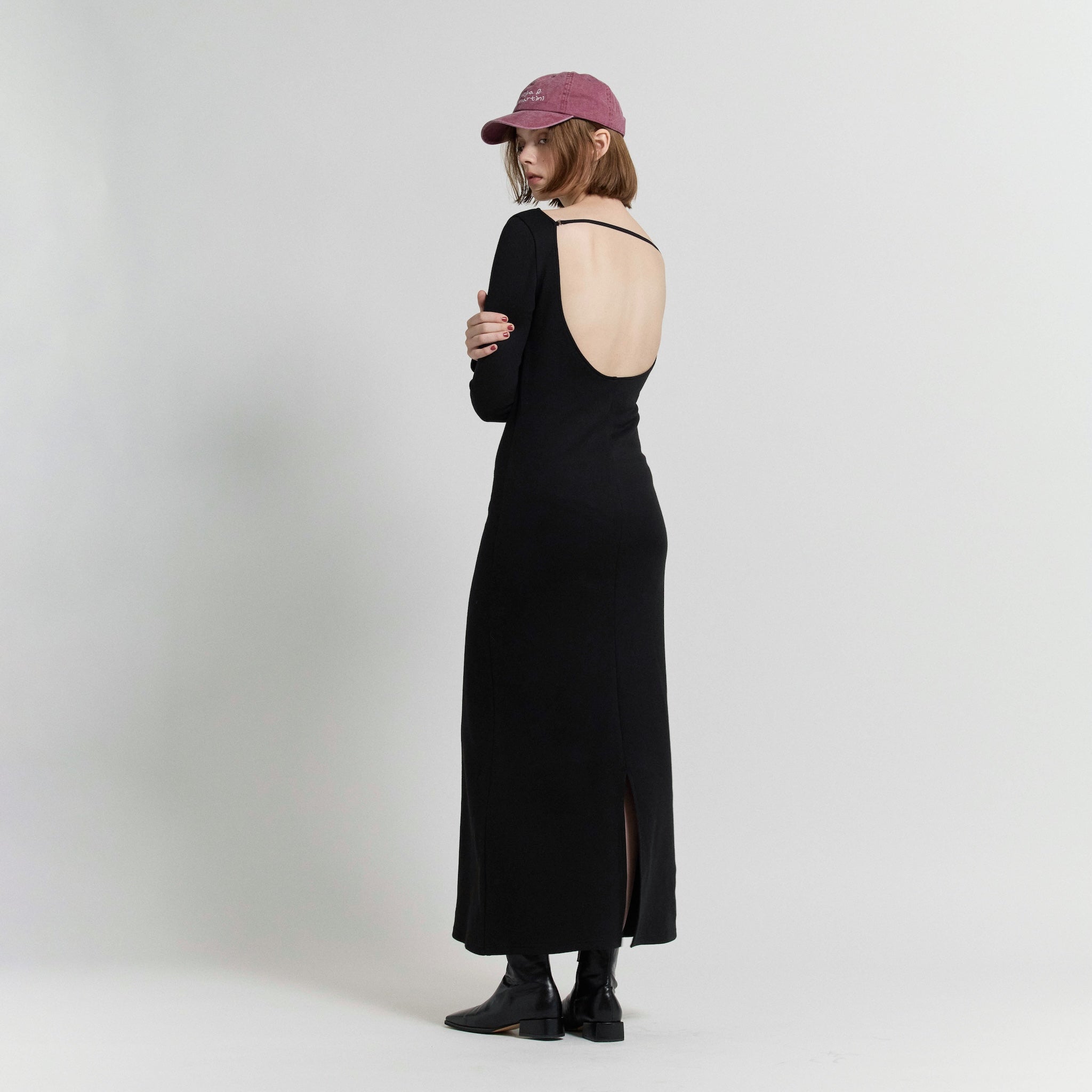 Back open Fitパッドカットワンピース